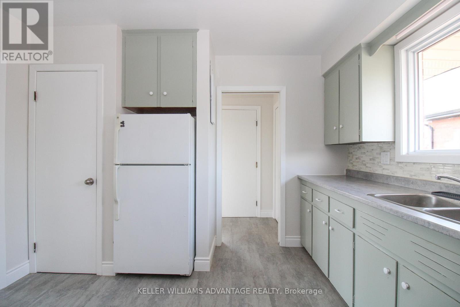 Upper - 506 Sherbrooke Street, Peterborough (Town Ward 3), Ontario  K9J 2P3 - Photo 9 - X13006056