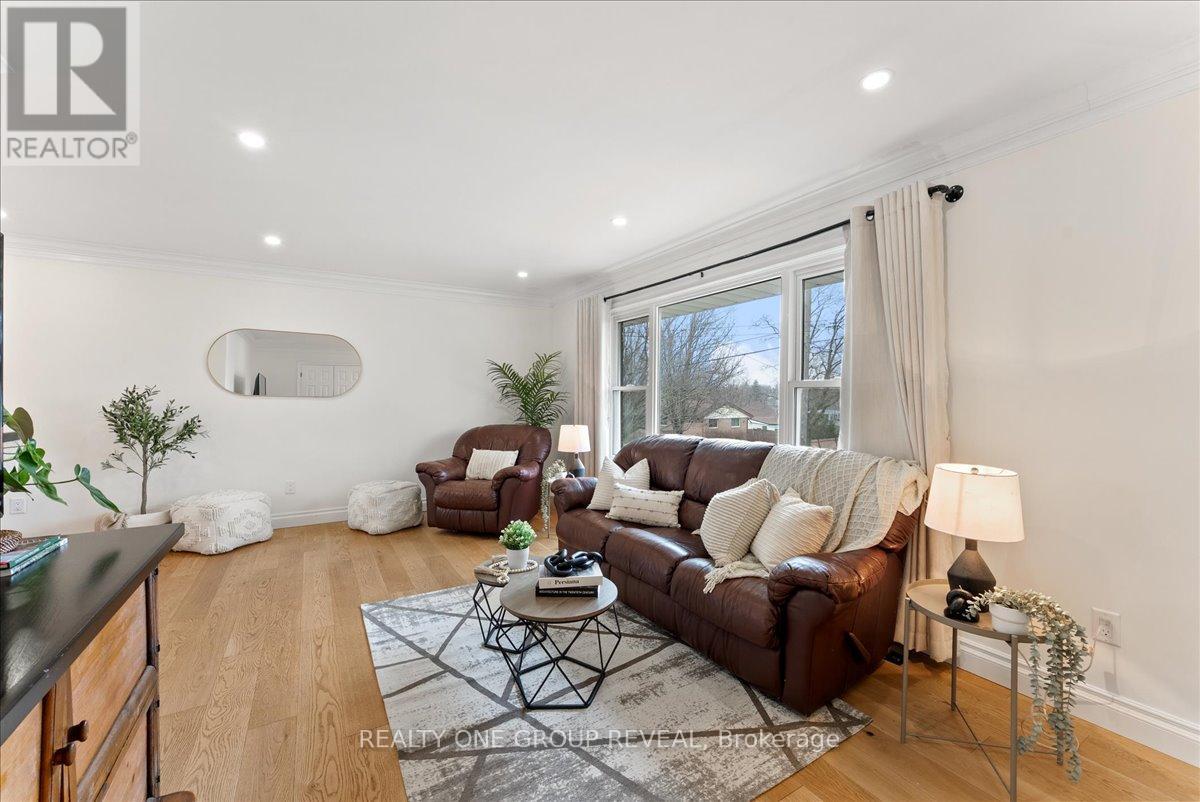 376 Bellevue Street, Peterborough (Northcrest Ward 5), Ontario  K9H 5G2 - Photo 7 - X13006334