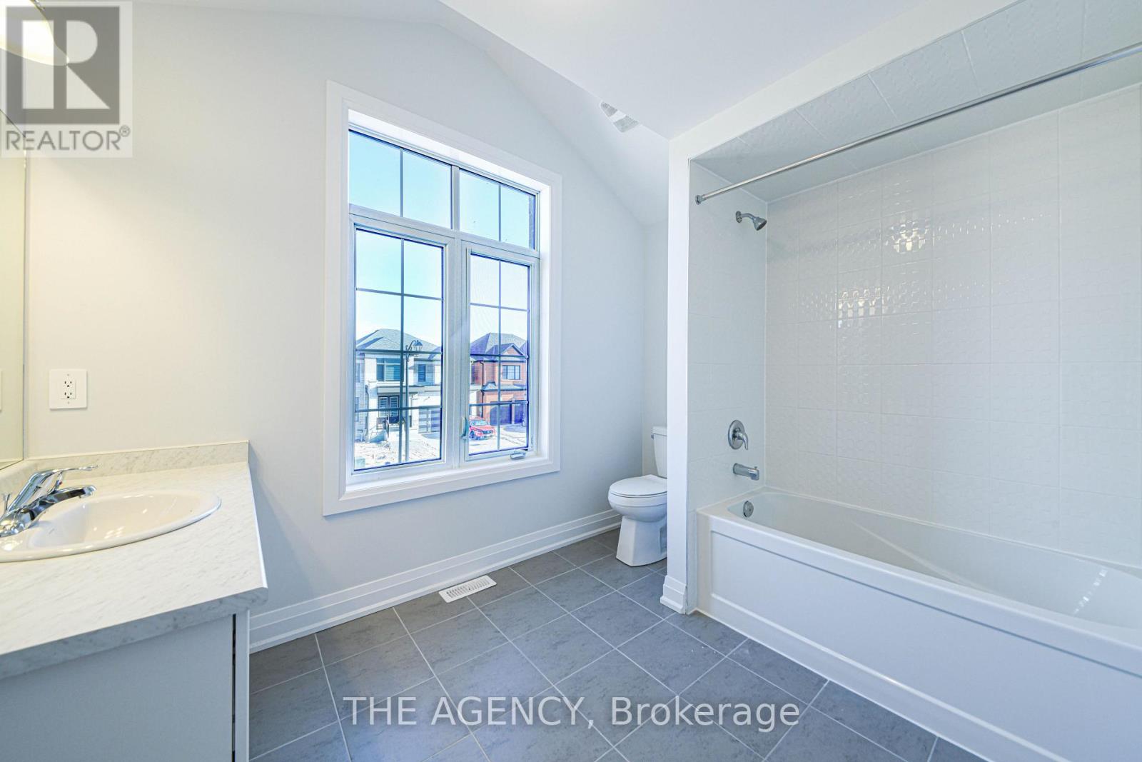 98 Butler Boulevard, Kawartha Lakes (Lindsay), Ontario  K9V 6A9 - Photo 11 - X13006364