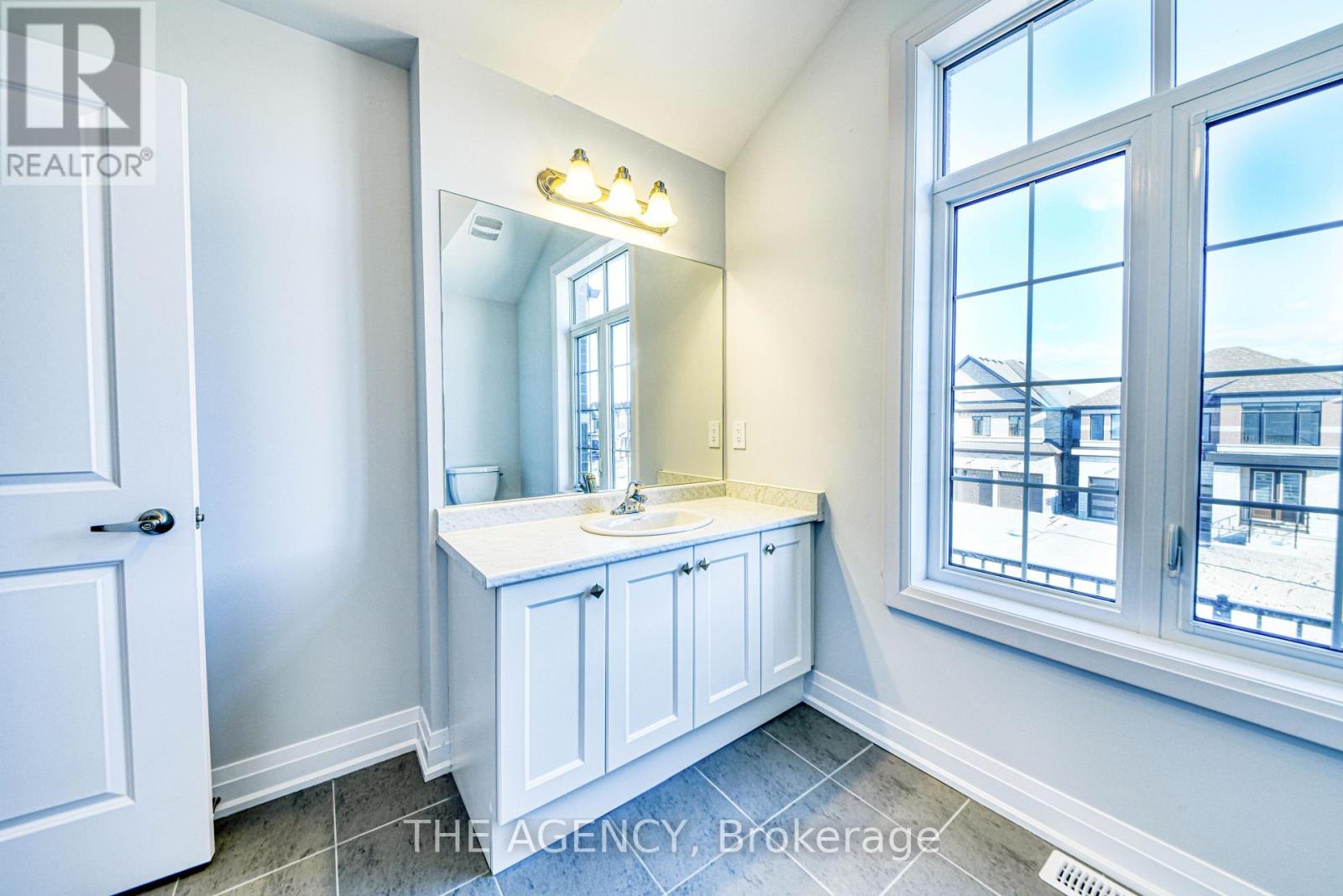 98 Butler Boulevard, Kawartha Lakes (Lindsay), Ontario  K9V 6A9 - Photo 12 - X13006364