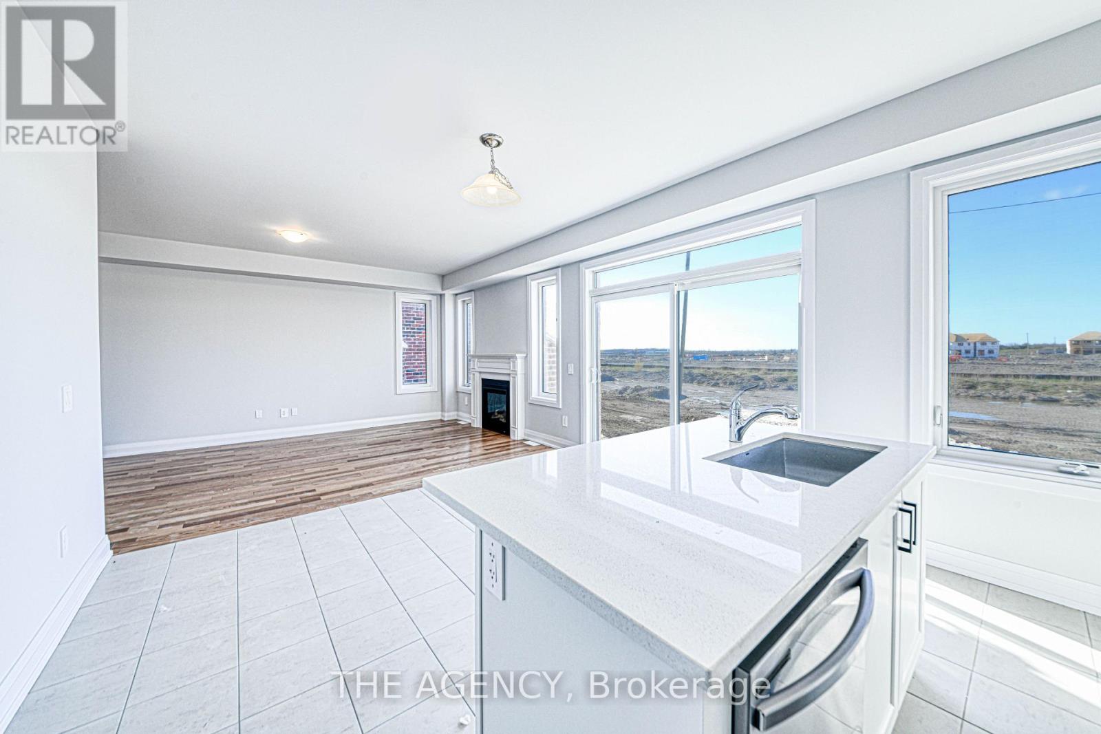 98 Butler Boulevard, Kawartha Lakes (Lindsay), Ontario  K9V 6A9 - Photo 6 - X13006364