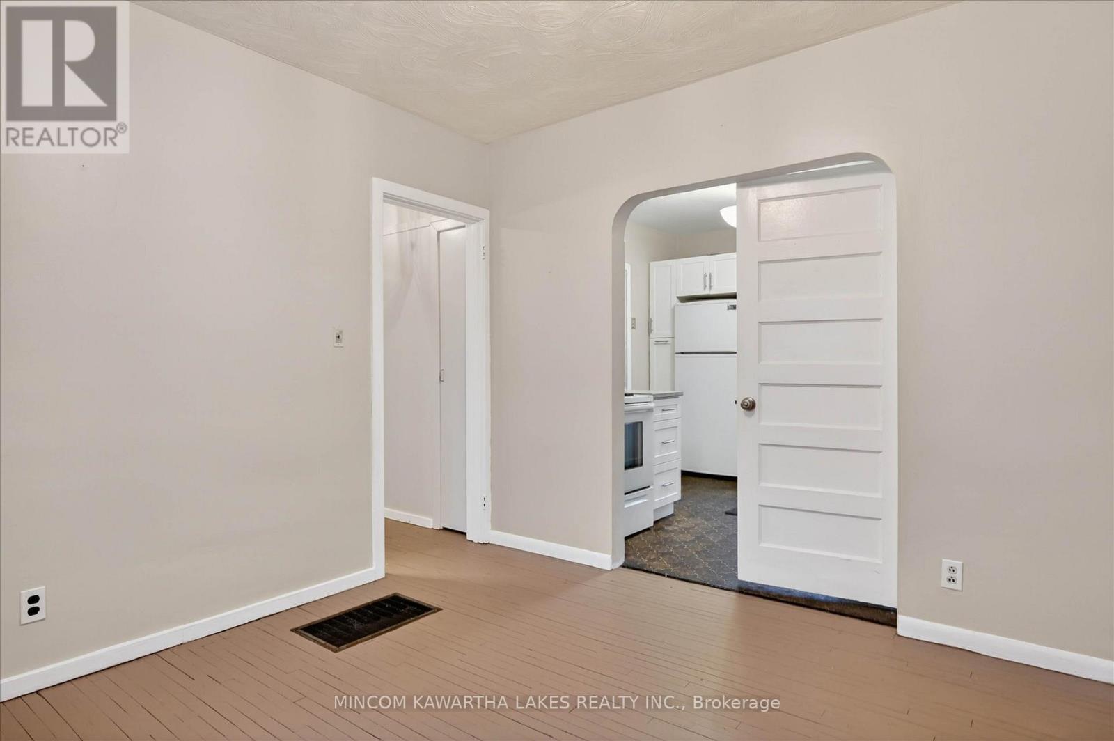 452 Hamilton Street, Peterborough (Otonabee Ward 1), Ontario  K9J 4B9 - Photo 14 - X13008352