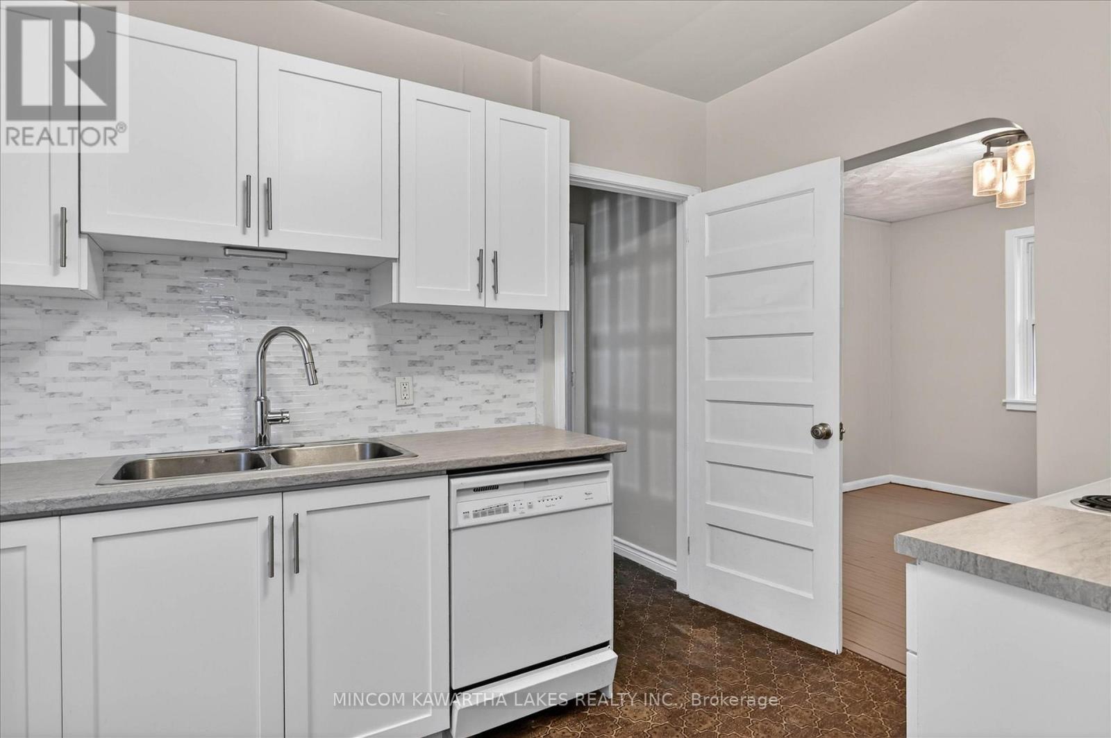 452 Hamilton Street, Peterborough (Otonabee Ward 1), Ontario  K9J 4B9 - Photo 8 - X13008352