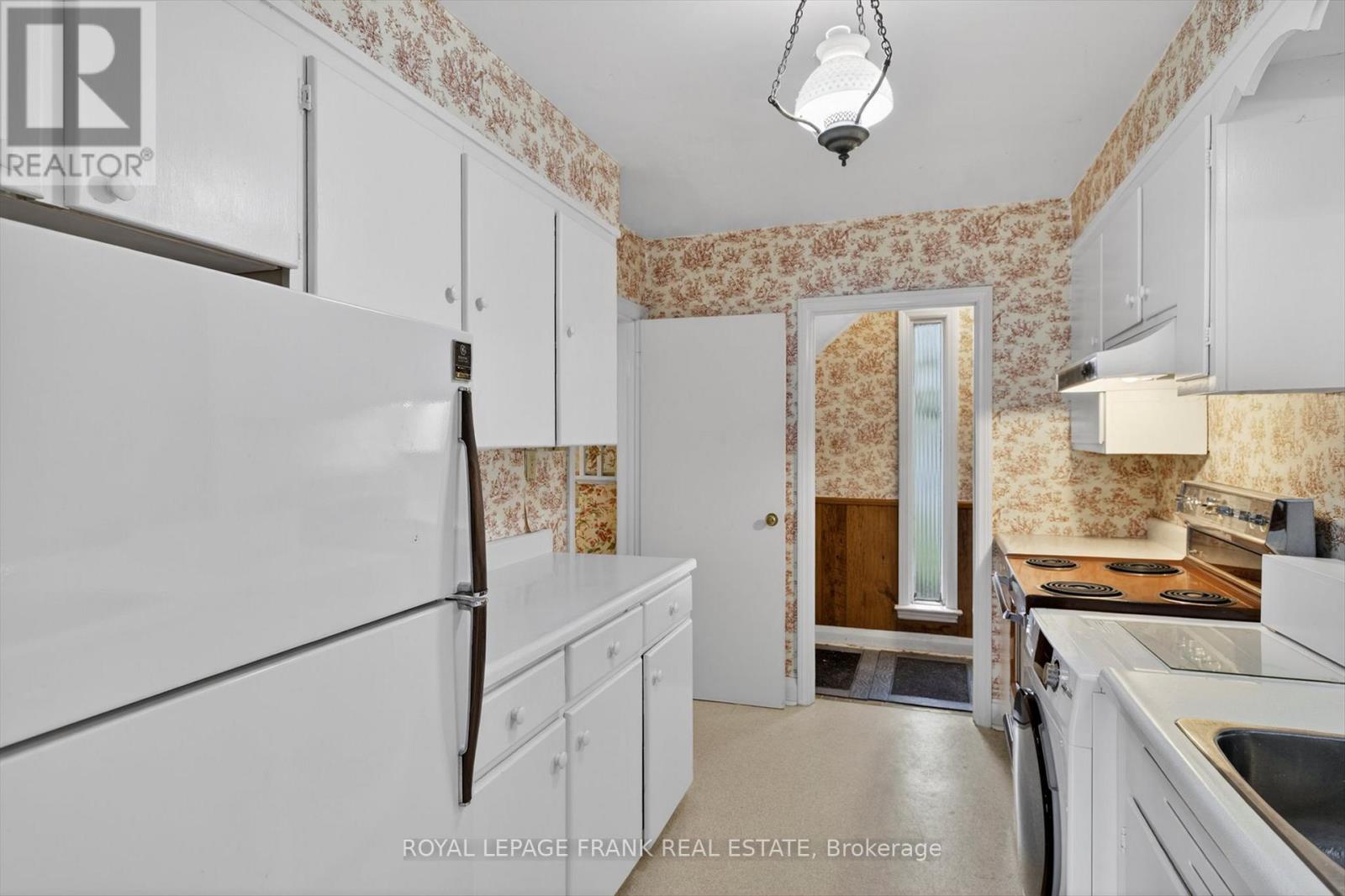 221 Geraldine Avenue, Peterborough (Northcrest Ward 5), Ontario  K9H 4V1 - Photo 14 - X13009132