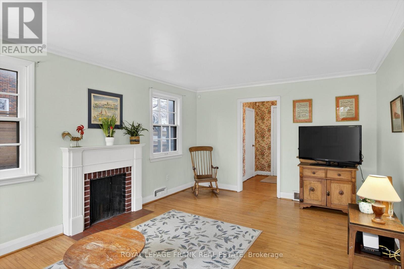 221 Geraldine Avenue, Peterborough (Northcrest Ward 5), Ontario  K9H 4V1 - Photo 4 - X13009132