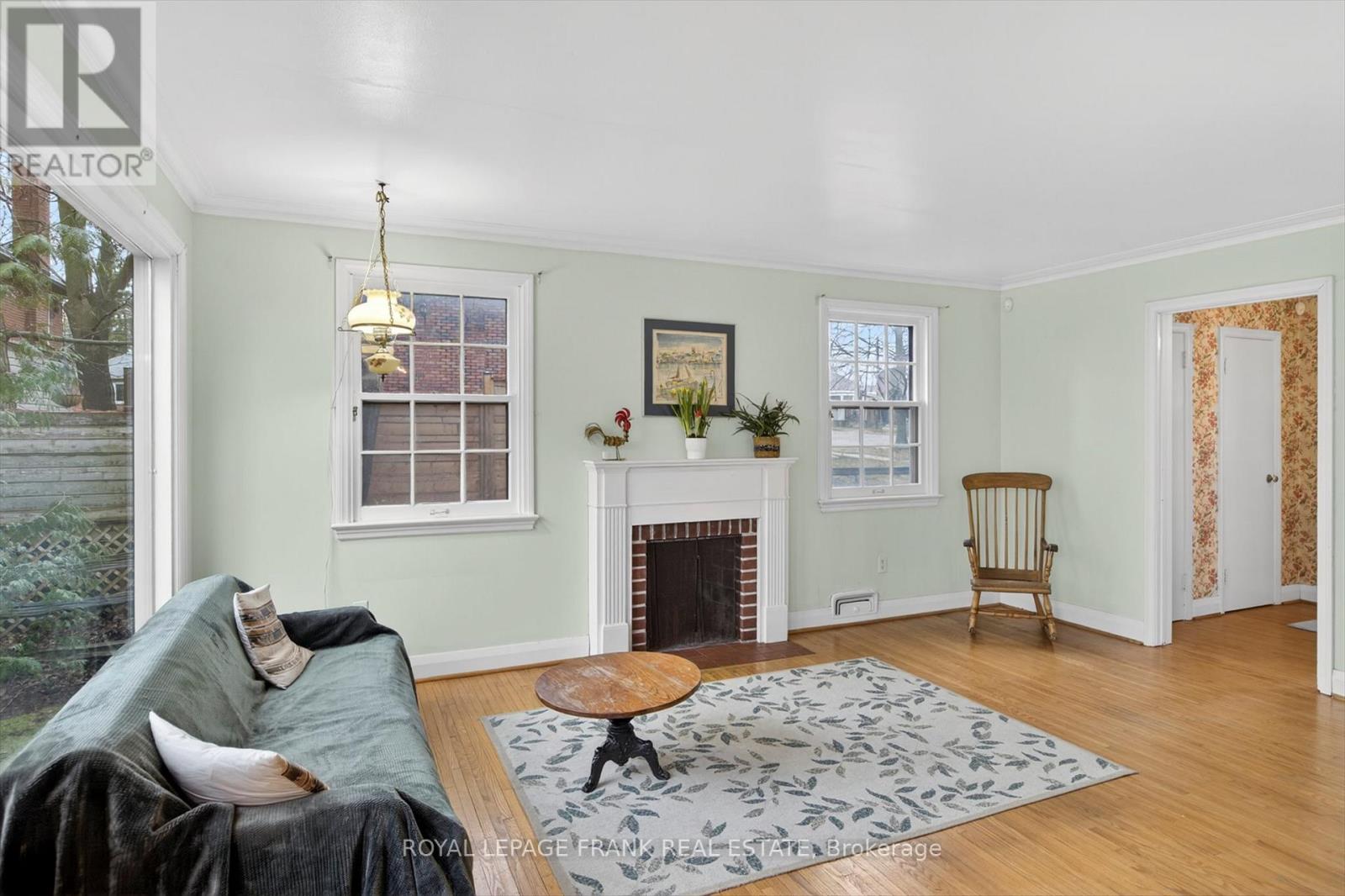 221 Geraldine Avenue, Peterborough (Northcrest Ward 5), Ontario  K9H 4V1 - Photo 5 - X13009132