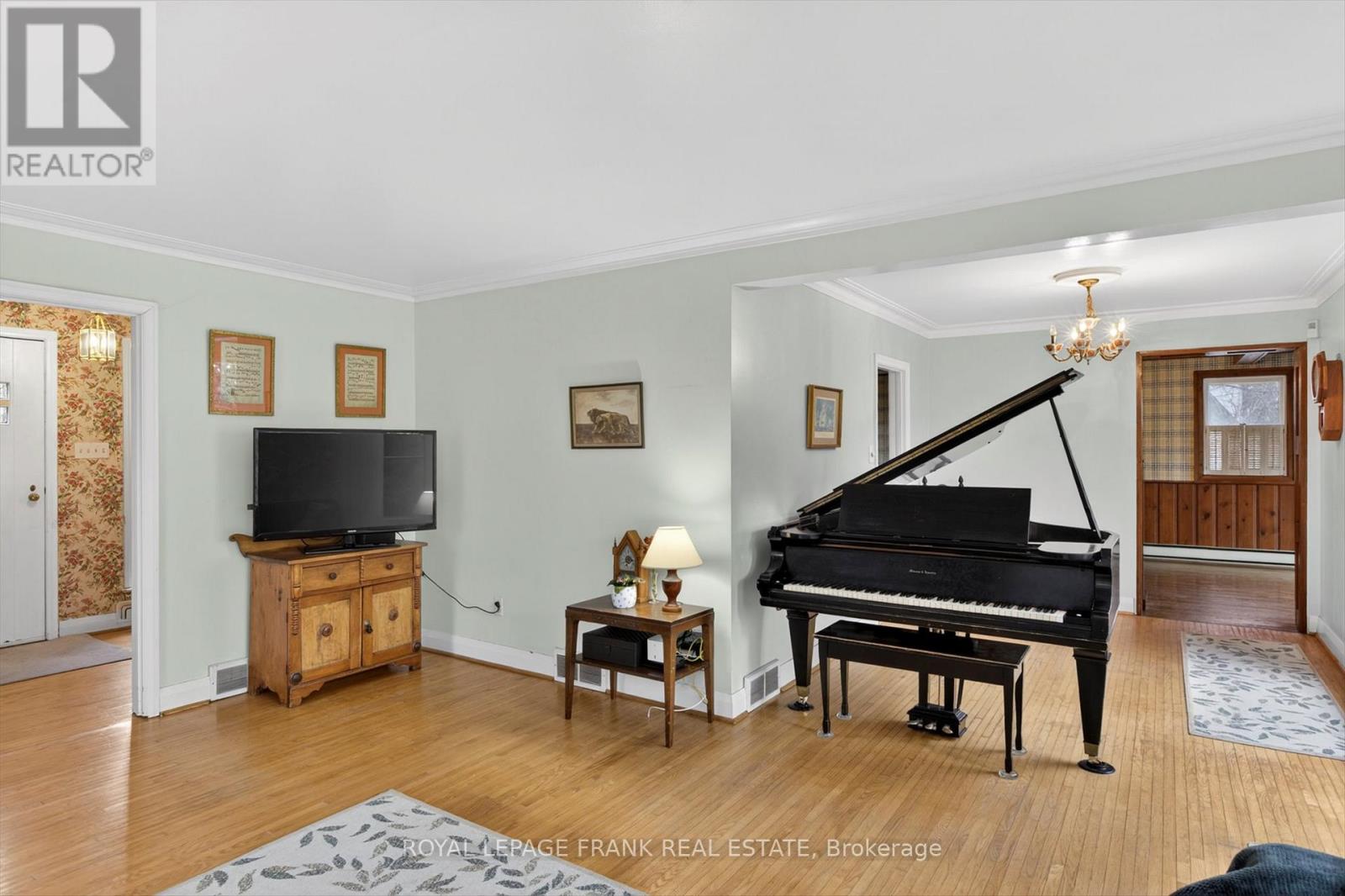 221 Geraldine Avenue, Peterborough (Northcrest Ward 5), Ontario  K9H 4V1 - Photo 8 - X13009132