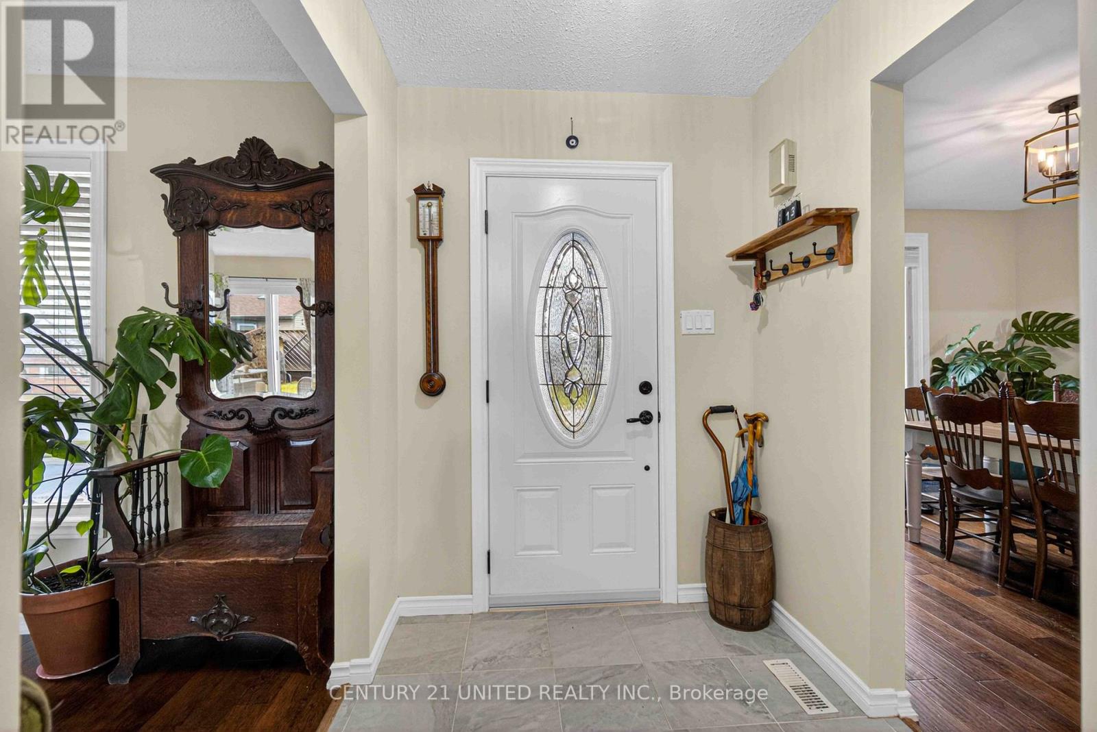 2 Rogers Road, Kawartha Lakes (Lindsay), Ontario  K9V 5C3 - Photo 4 - X13009366