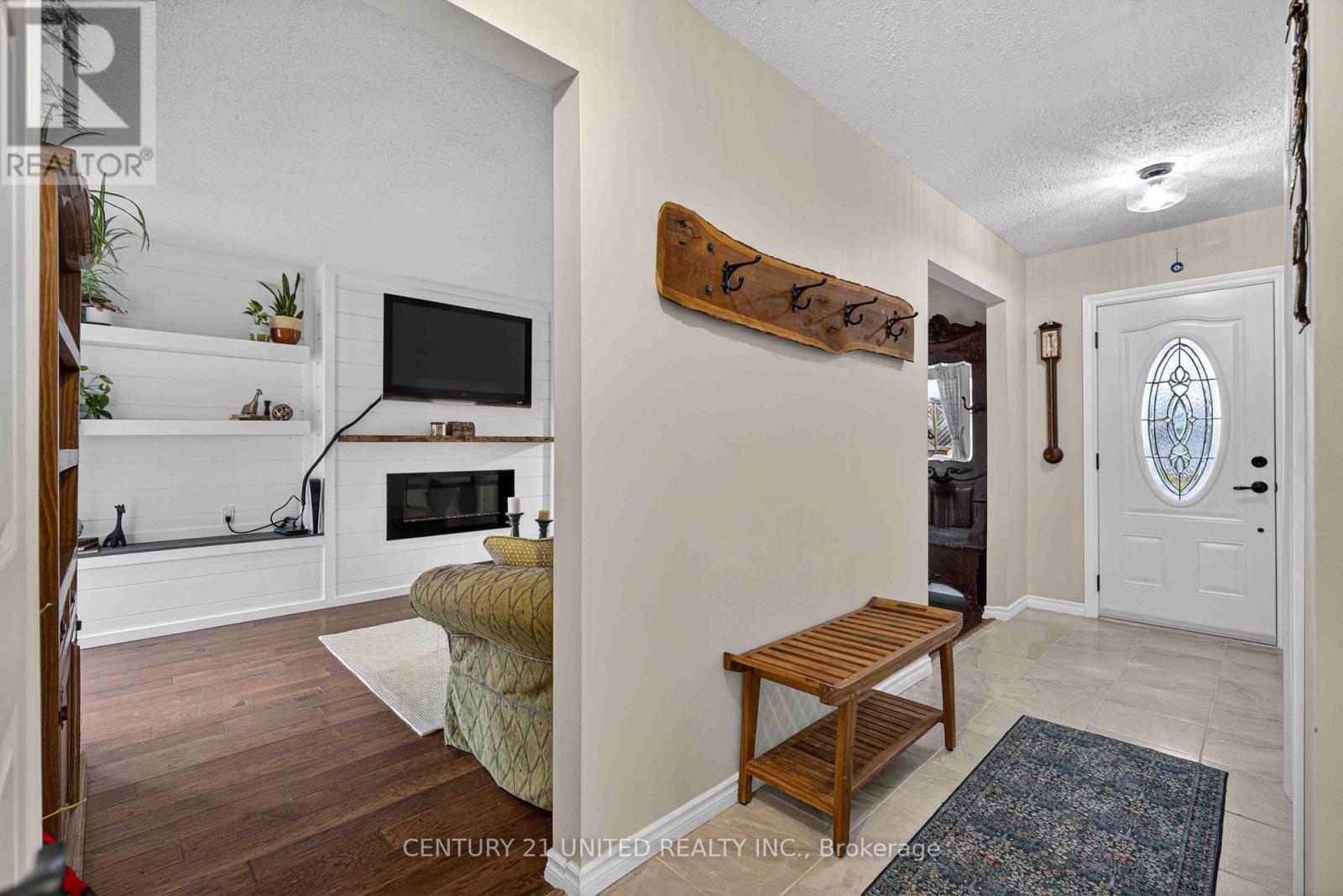 2 Rogers Road, Kawartha Lakes (Lindsay), Ontario  K9V 5C3 - Photo 5 - X13009366