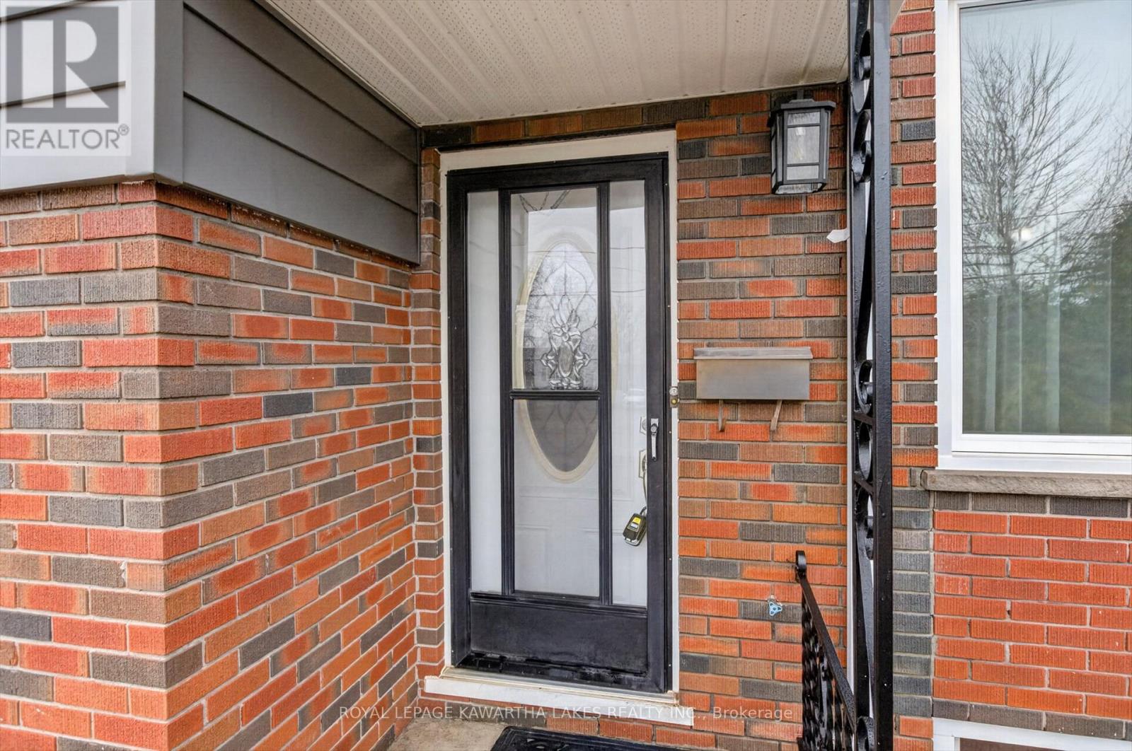 133 Elgin Street, Kawartha Lakes (Lindsay), Ontario  K9V 3X1 - Photo 3 - X13010726