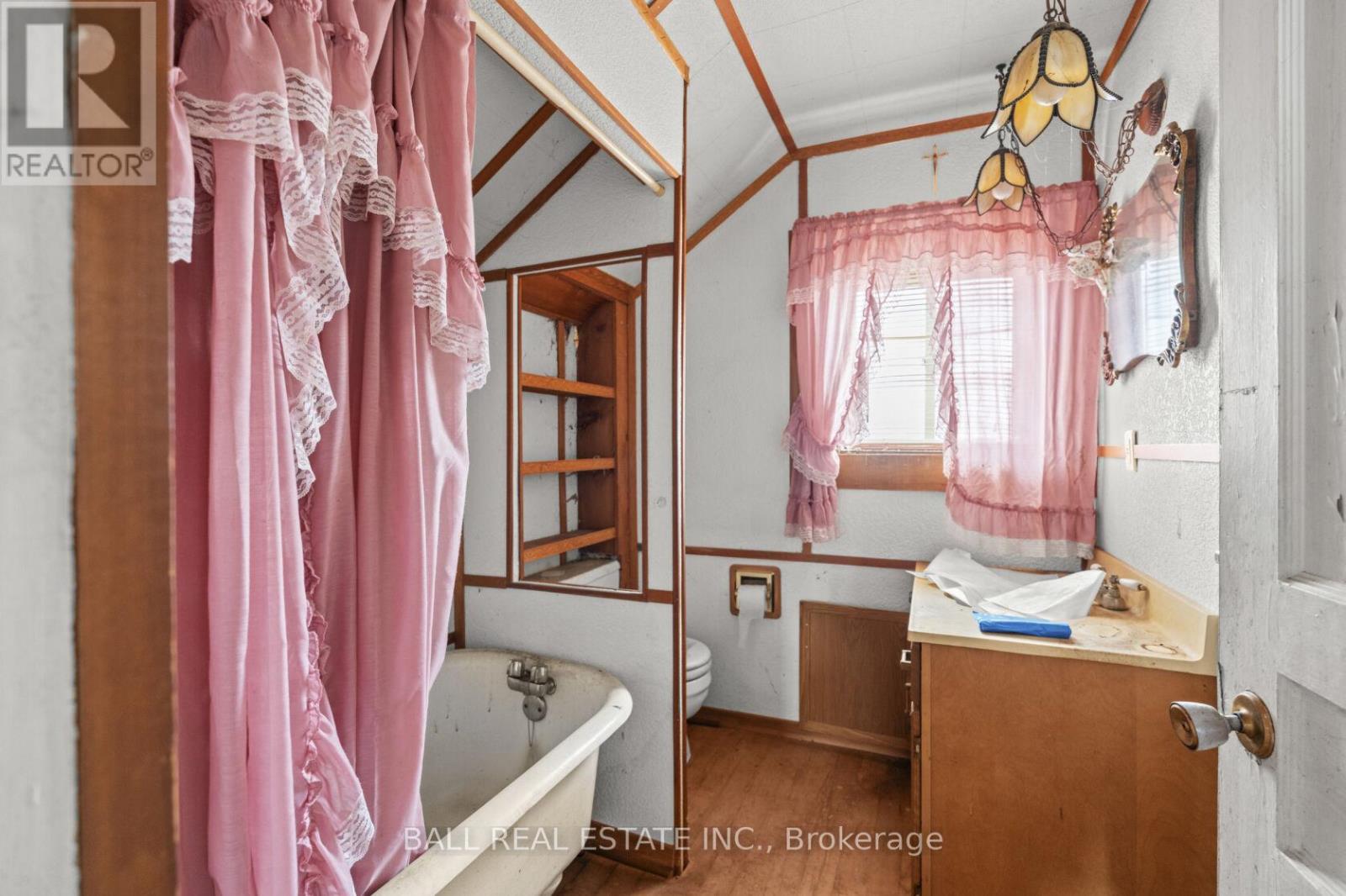 239 Lake Street, Peterborough (Town Ward 3), Ontario  K9J 2H5 - Photo 11 - X13010986