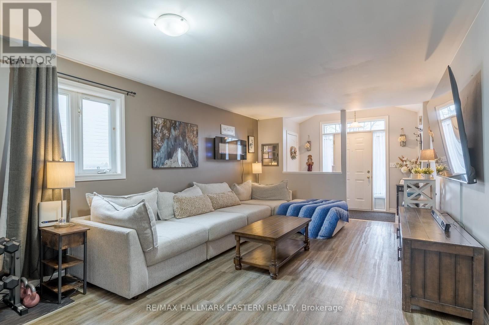 702 Trailview Drive, Peterborough (Ashburnham Ward 4), Ontario  K9J 8P2 - Photo 7 - X13011376