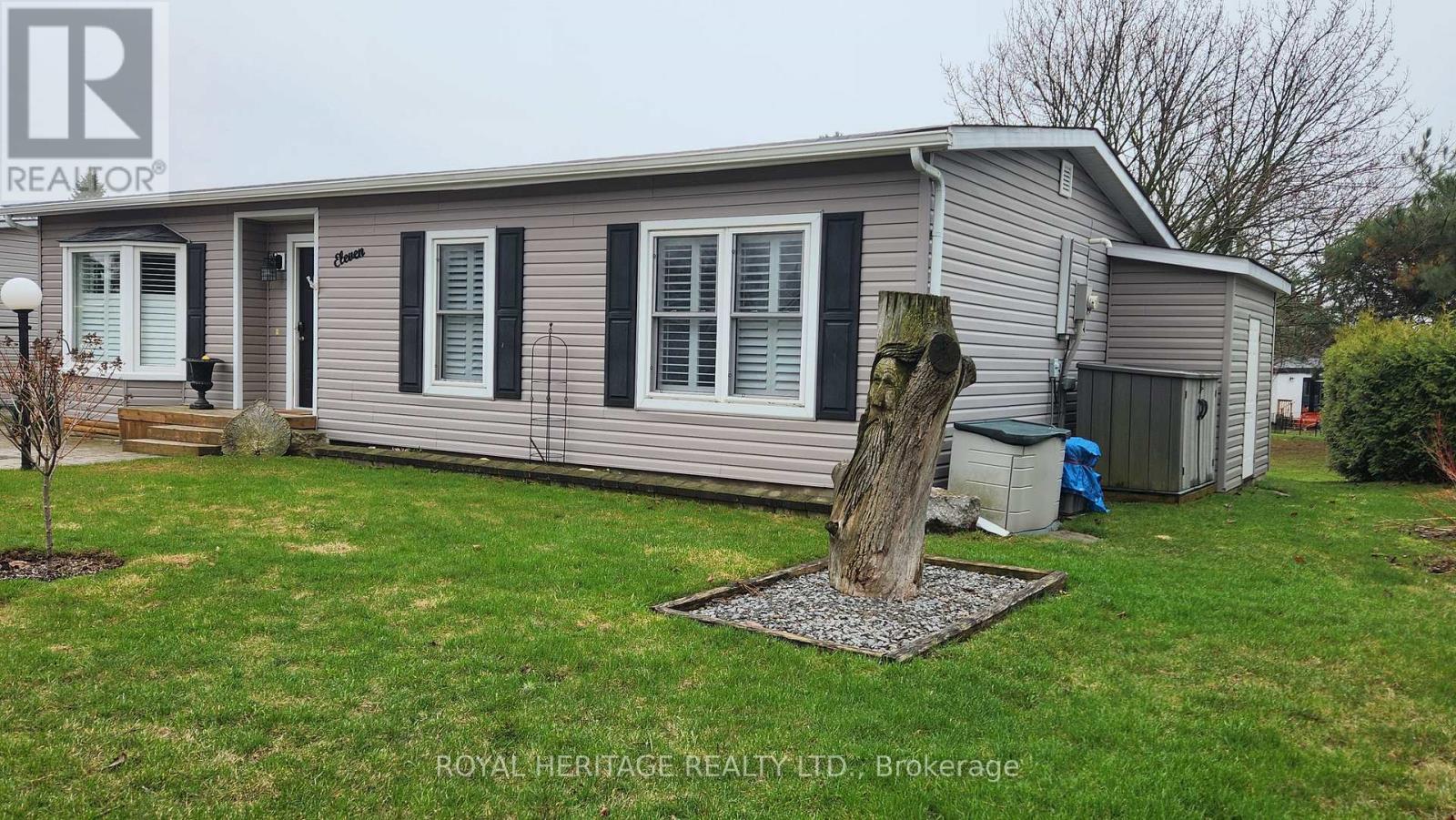 11 Heritage Lane, Clarington (Newcastle), Ontario  L1B 1A5 - Photo 3 - E13011438