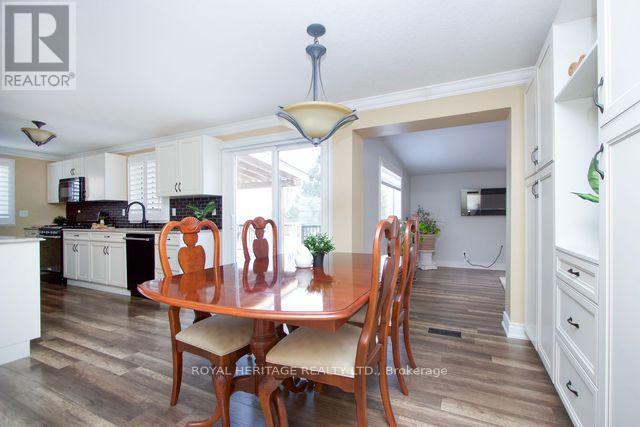 11 Heritage Lane, Clarington (Newcastle), Ontario  L1B 1A5 - Photo 9 - E13011438