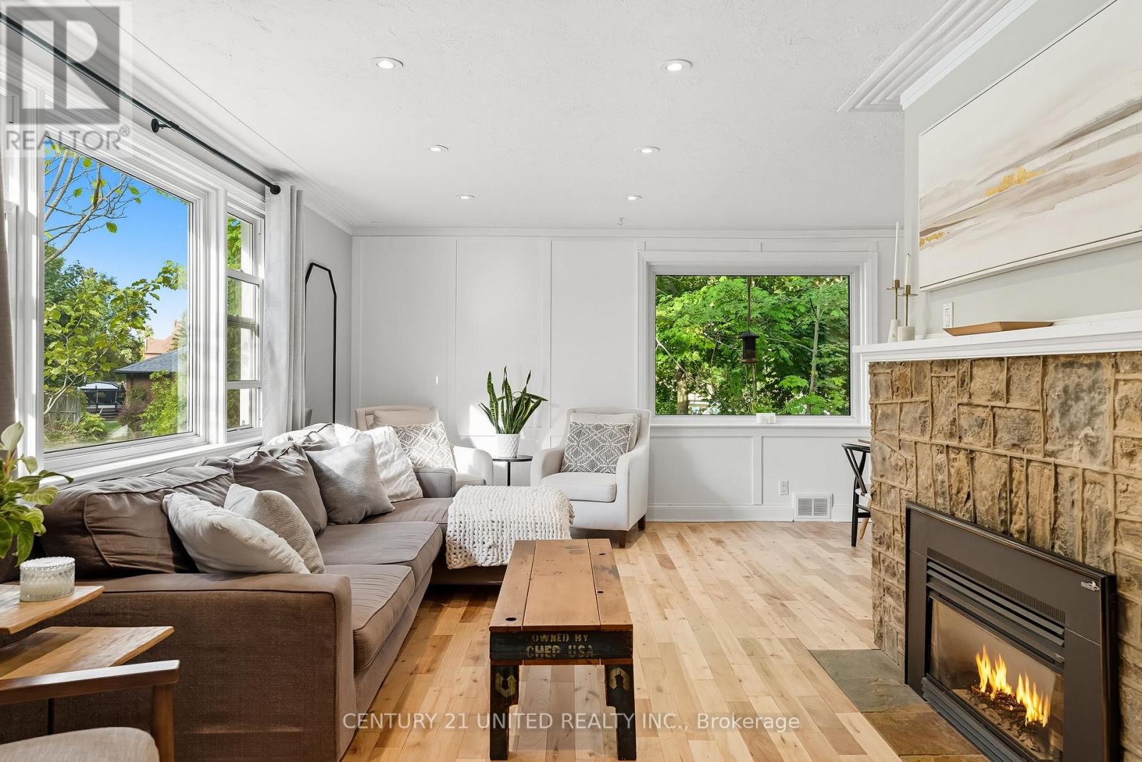 141 O'carroll Avenue, Peterborough (Northcrest Ward 5), Ontario  K9H 4V2 - Photo 4 - X12469942