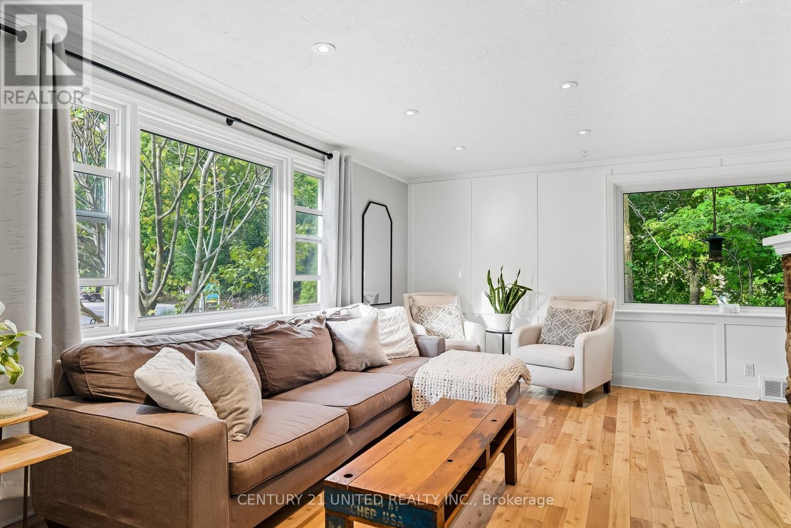 141 O'carroll Avenue, Peterborough (Northcrest Ward 5), Ontario  K9H 4V2 - Photo 5 - X12469942