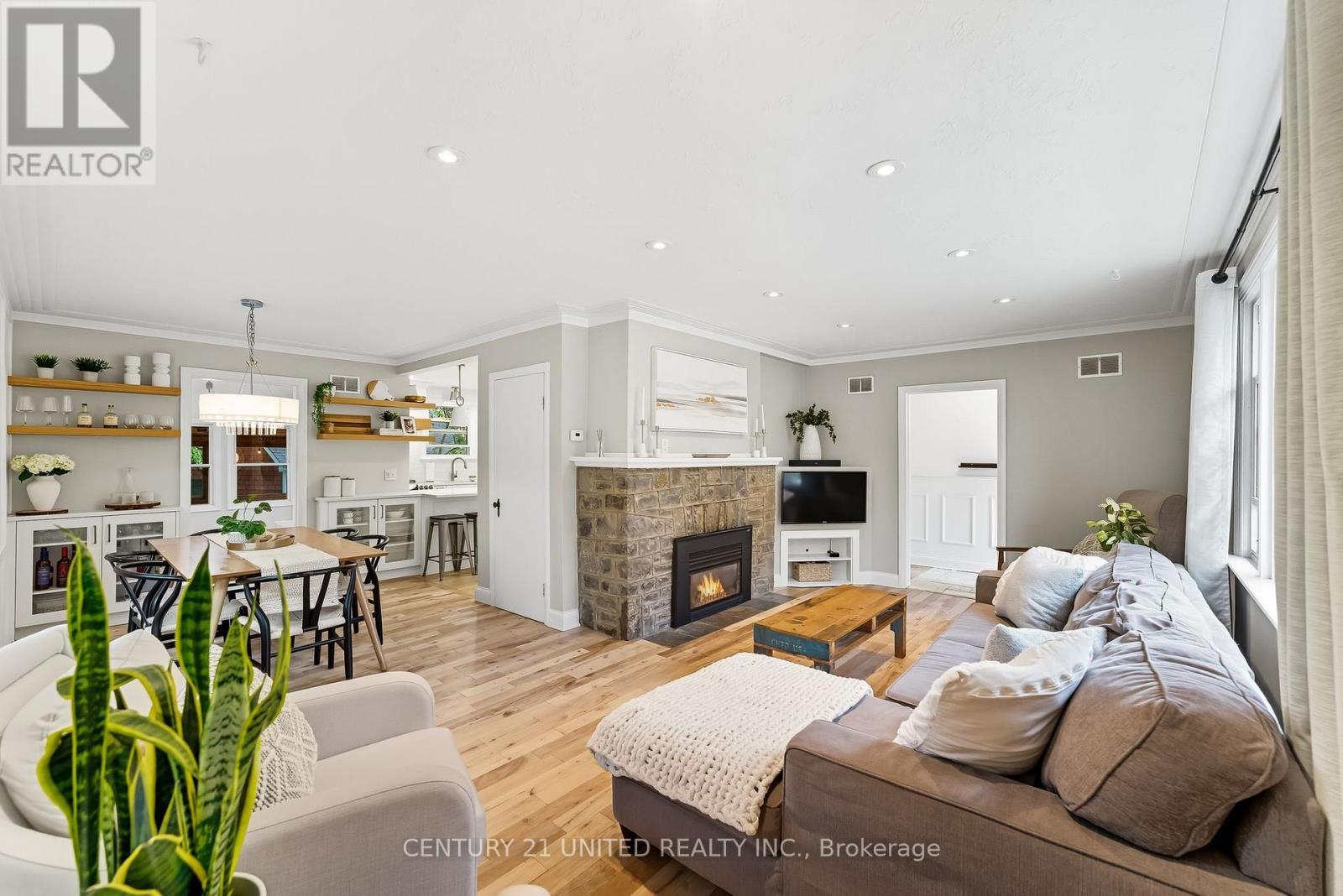 141 O'carroll Avenue, Peterborough (Northcrest Ward 5), Ontario  K9H 4V2 - Photo 7 - X12469942