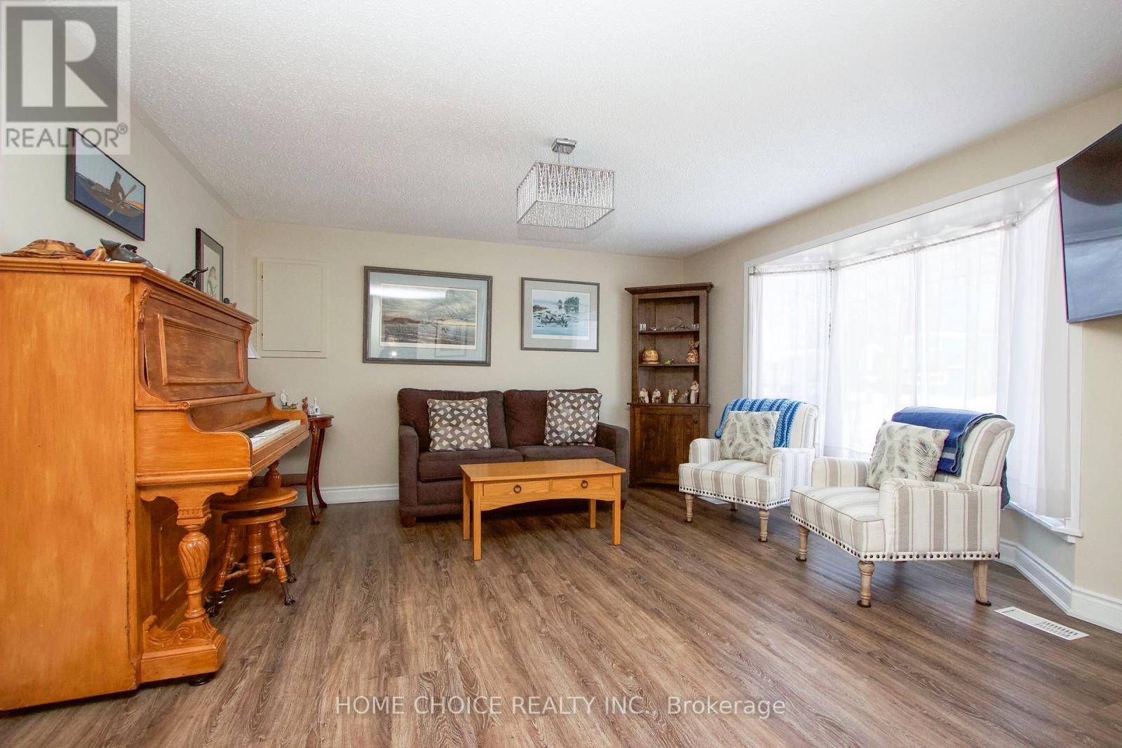 87 Bluffs Road, Clarington (Newcastle), Ontario  L1B 1B9 - Photo 6 - E13012264