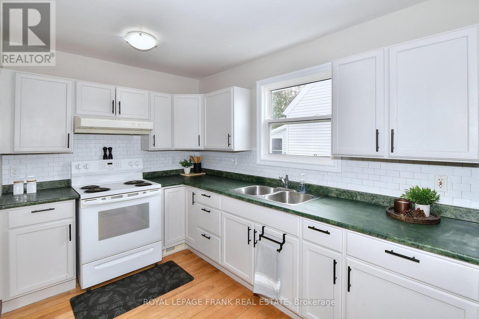 475 Brioux Avenue, Peterborough (Otonabee Ward 1), Ontario  K9J 4G6 - Photo 9 - X13013074