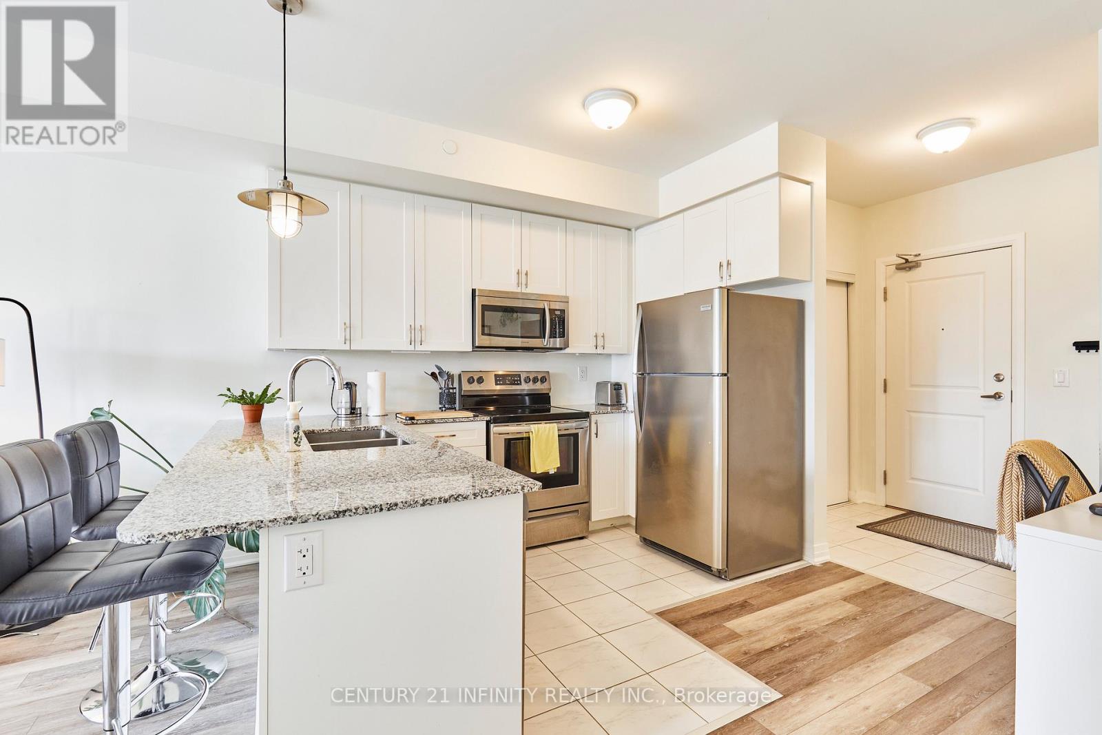 101 - 70 Shipway Avenue, Clarington (Newcastle), Ontario  L1B 0V7 - Photo 4 - E13013114