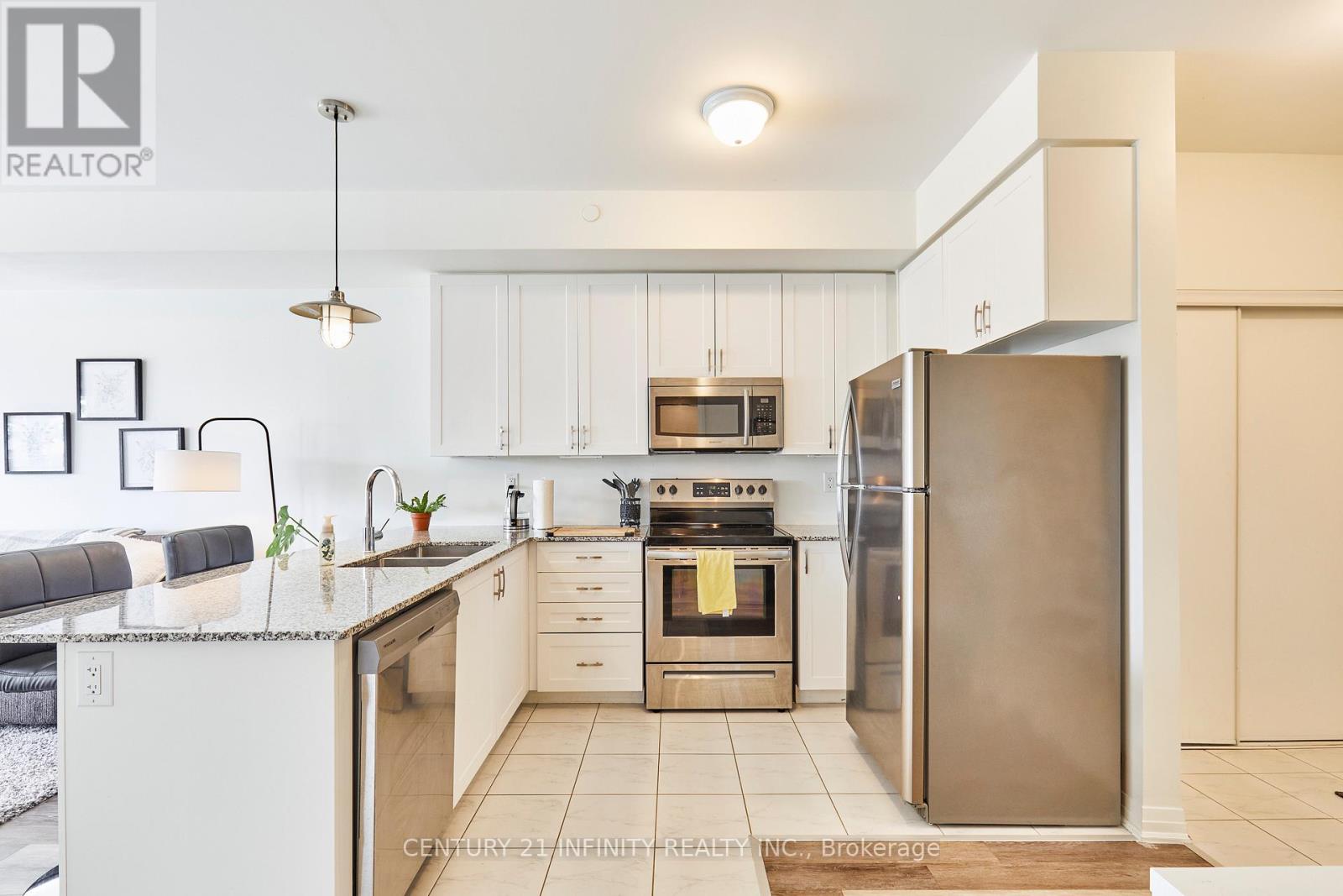 101 - 70 Shipway Avenue, Clarington (Newcastle), Ontario  L1B 0V7 - Photo 5 - E13013114