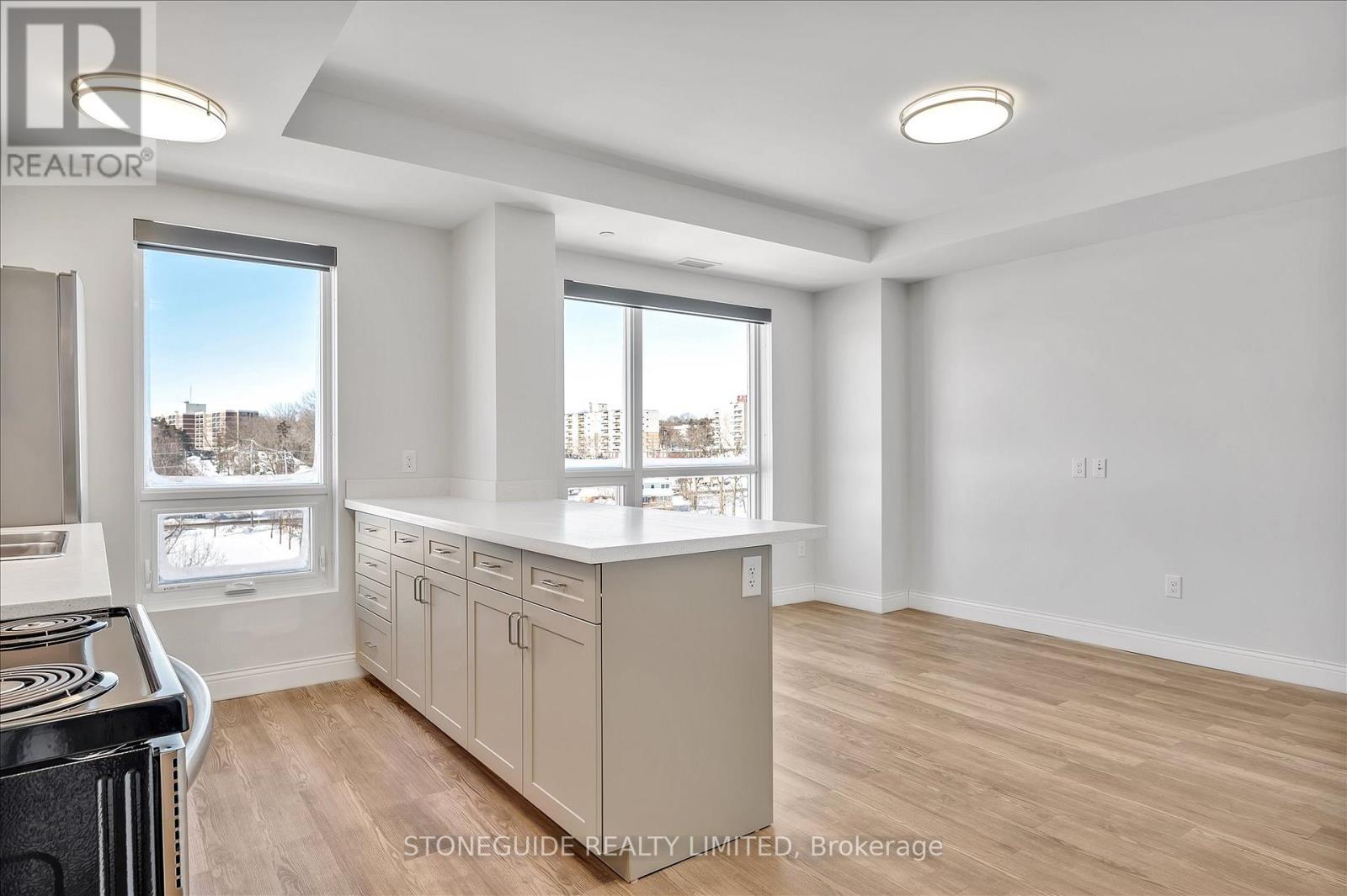 303 - 555 Bonaccord Street, Peterborough (Town Ward 3), Ontario  K9H 2X8 - Photo 4 - X13013650