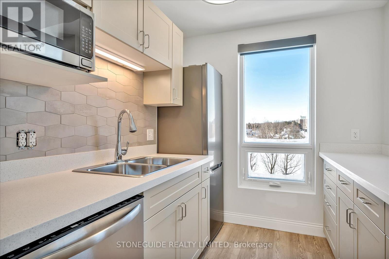 303 - 555 Bonaccord Street, Peterborough (Town Ward 3), Ontario  K9H 2X8 - Photo 8 - X13013650