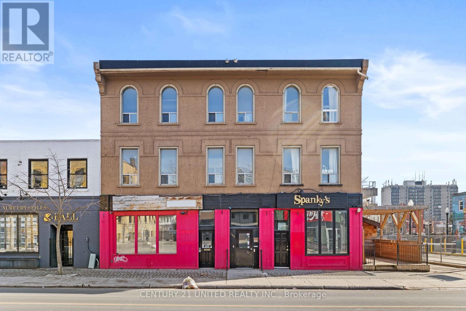 197 Hunter Street W, Peterborough (Town Ward 3), Ontario  K9H 2L1 - Photo 2 - X13013874