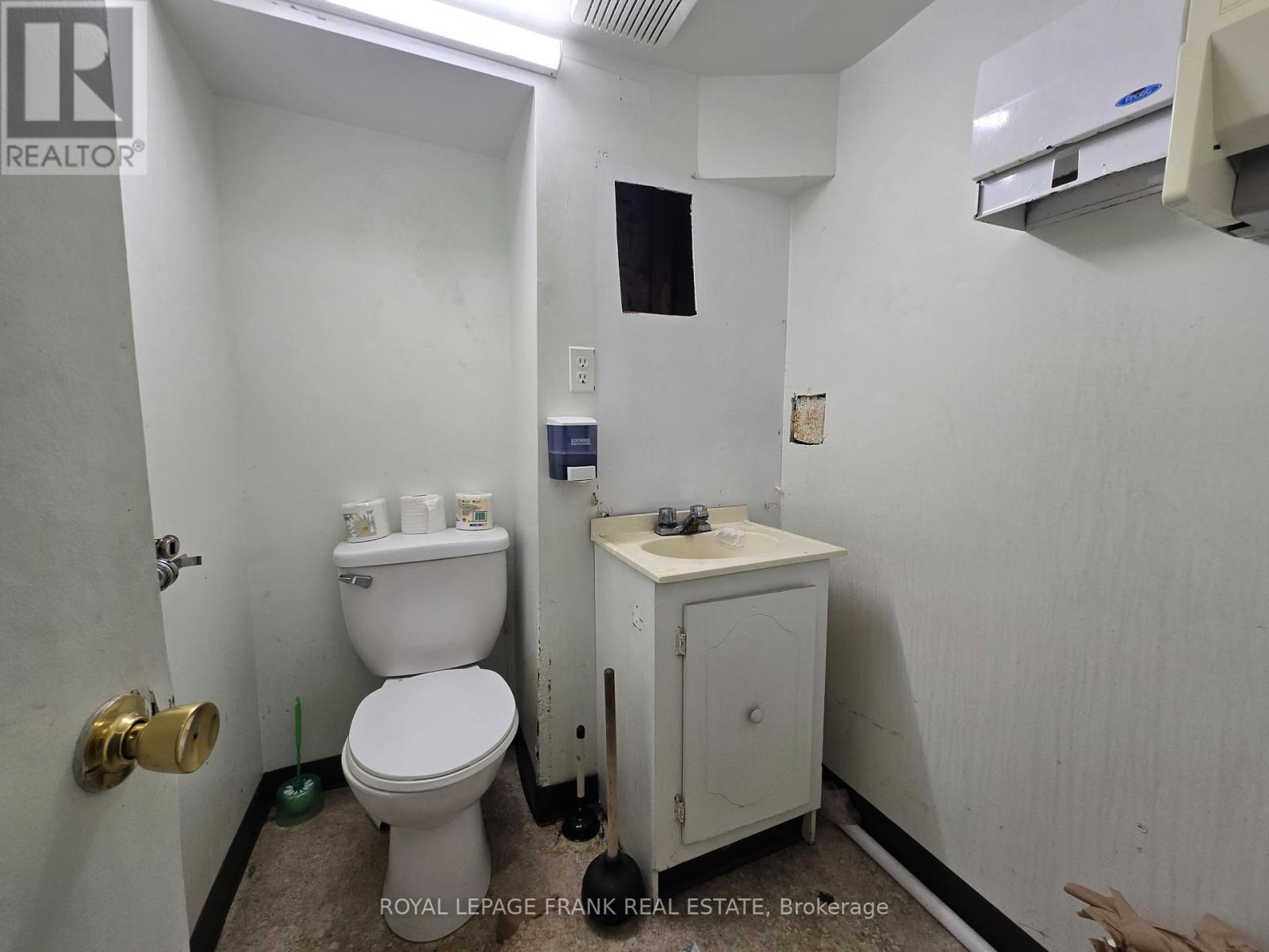 B - 15 King Avenue W, Clarington (Newcastle), Ontario  L1B 1K9 - Photo 17 - E13014390