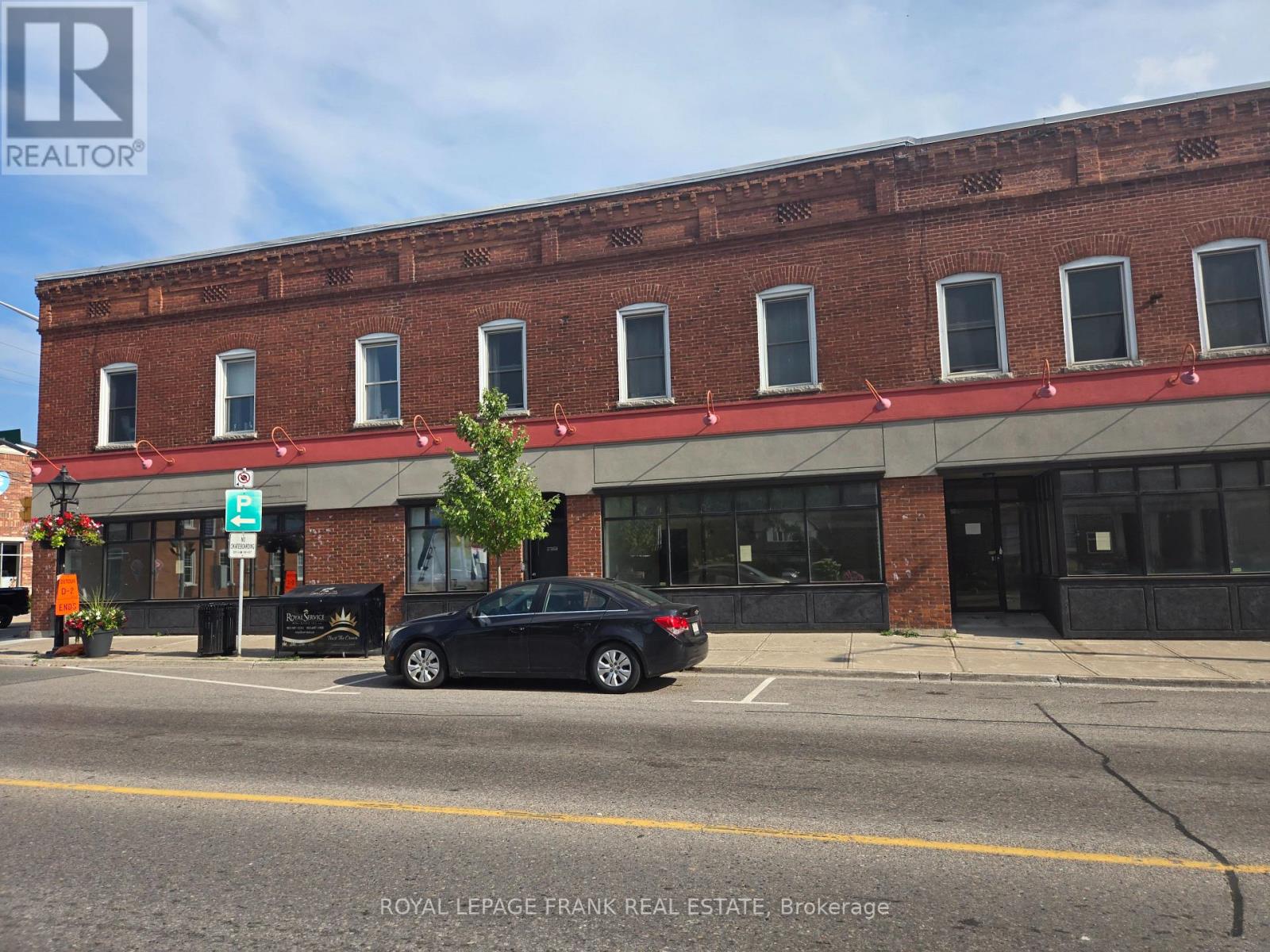 B - 15 King Avenue W, Clarington (Newcastle), Ontario  L1B 1K9 - Photo 2 - E13014390