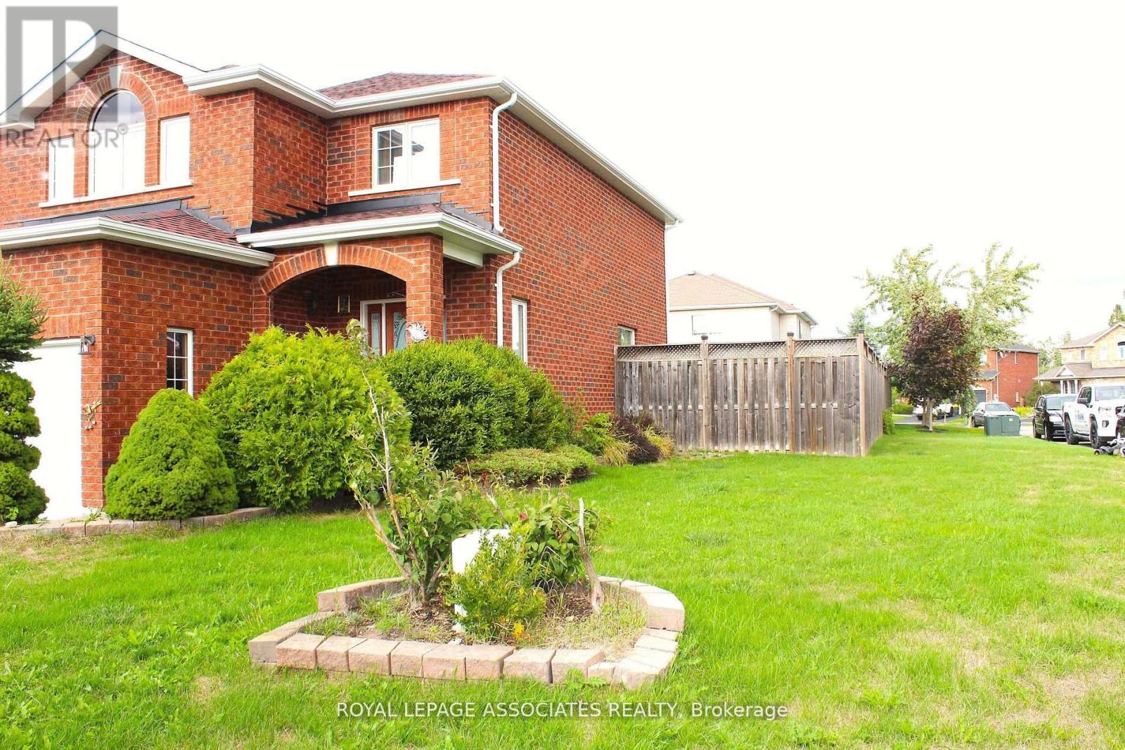 90 Sweetnam Drive, Kawartha Lakes (Lindsay), Ontario  K9V 4R2 - Photo 2 - X13015450