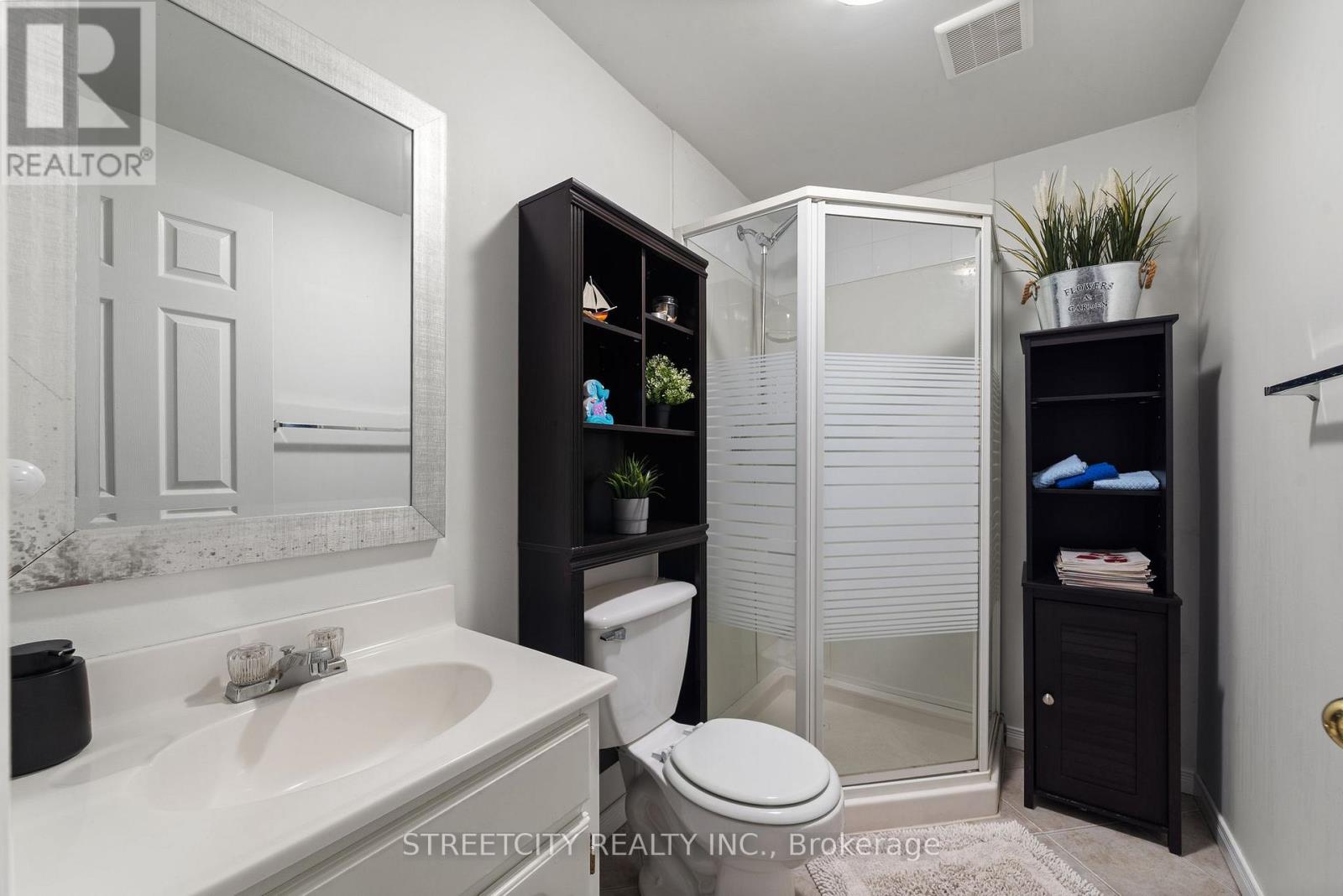 8 Shipley Avenue, Clarington (Newcastle), Ontario  L1B 1M6 - Photo 33 - E13017832