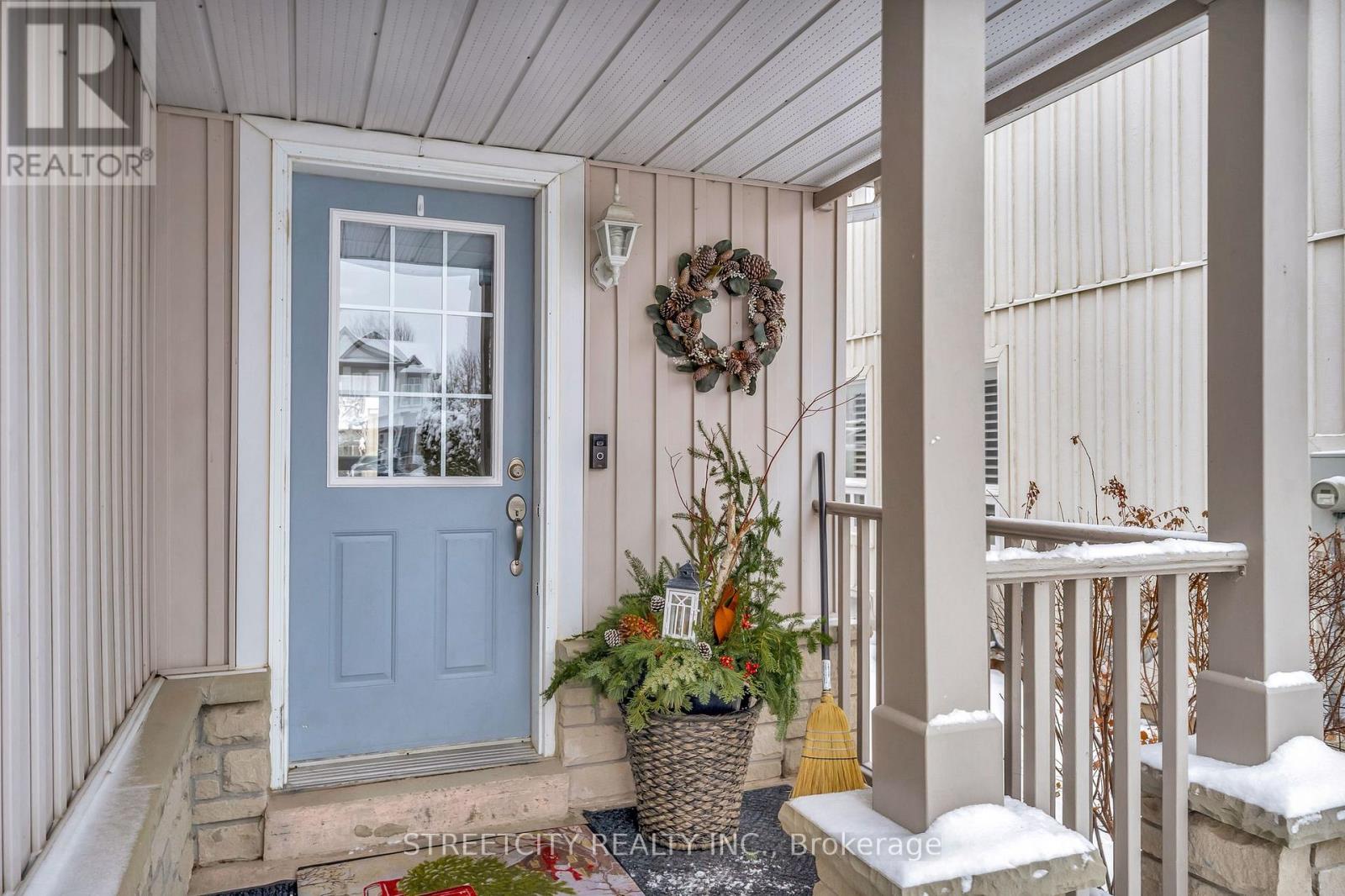 8 Shipley Avenue, Clarington (Newcastle), Ontario  L1B 1M6 - Photo 4 - E13017832