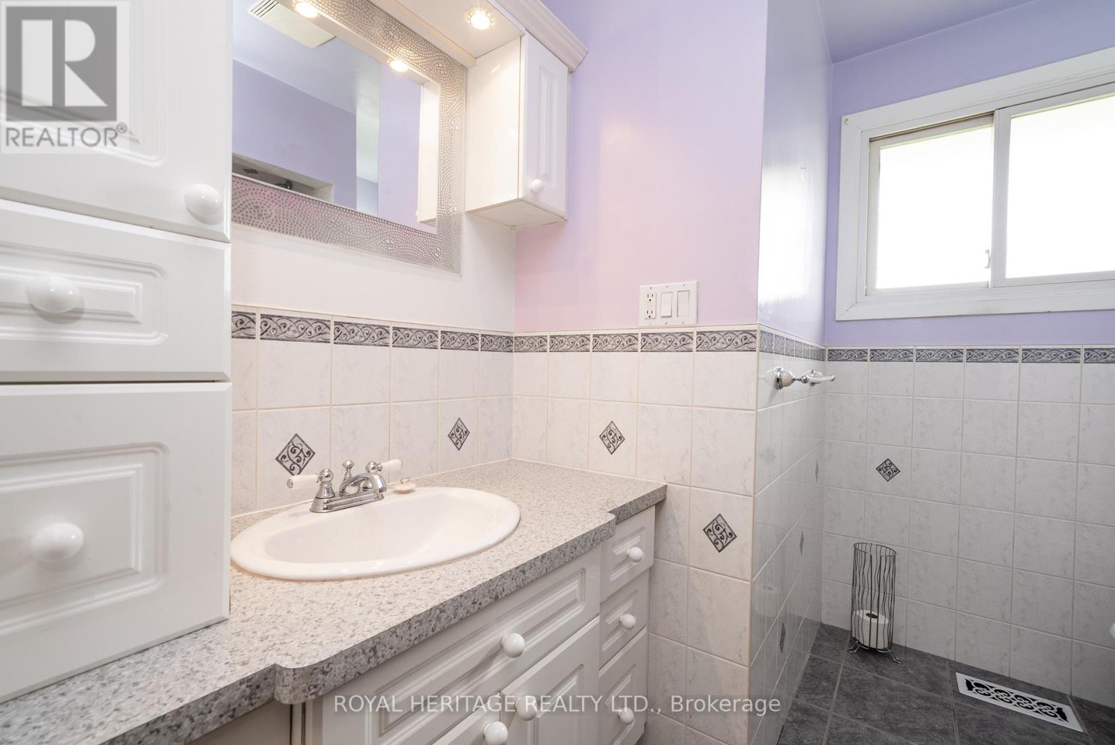 46 Given Road, Clarington (Newcastle), Ontario  L1B 1G9 - Photo 18 - E13018272