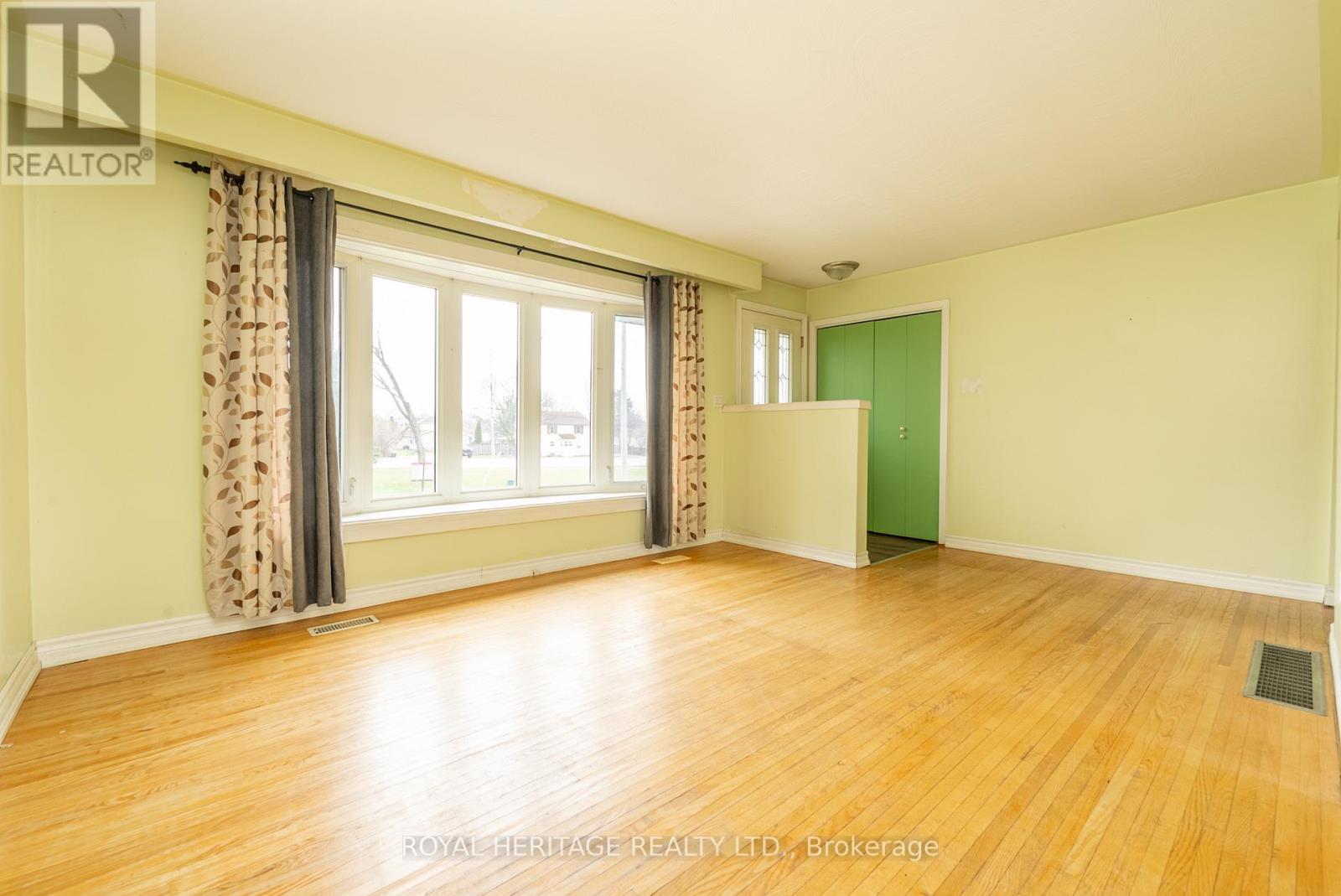 46 Given Road, Clarington (Newcastle), Ontario  L1B 1G9 - Photo 6 - E13018272