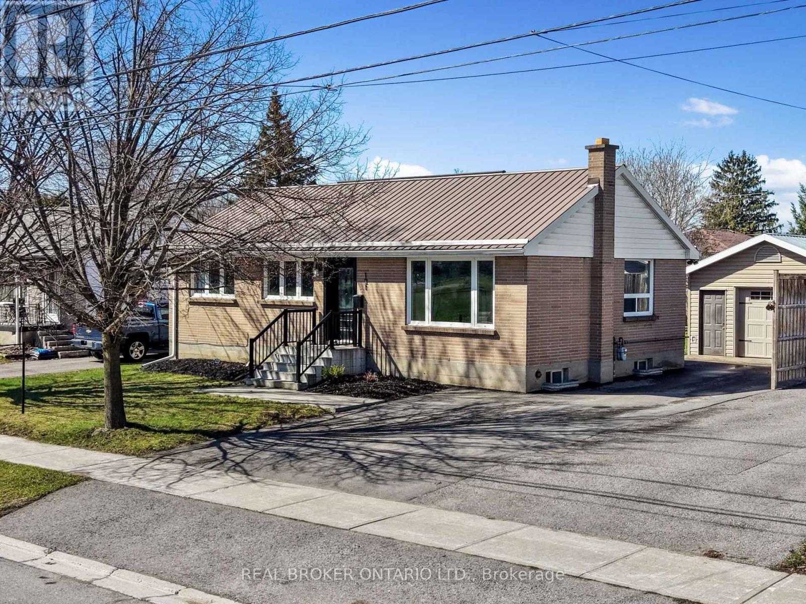 121 Goodfellow Road E, Peterborough (Otonabee Ward 1), Ontario  K9J 5W9 - Photo 2 - X13018322
