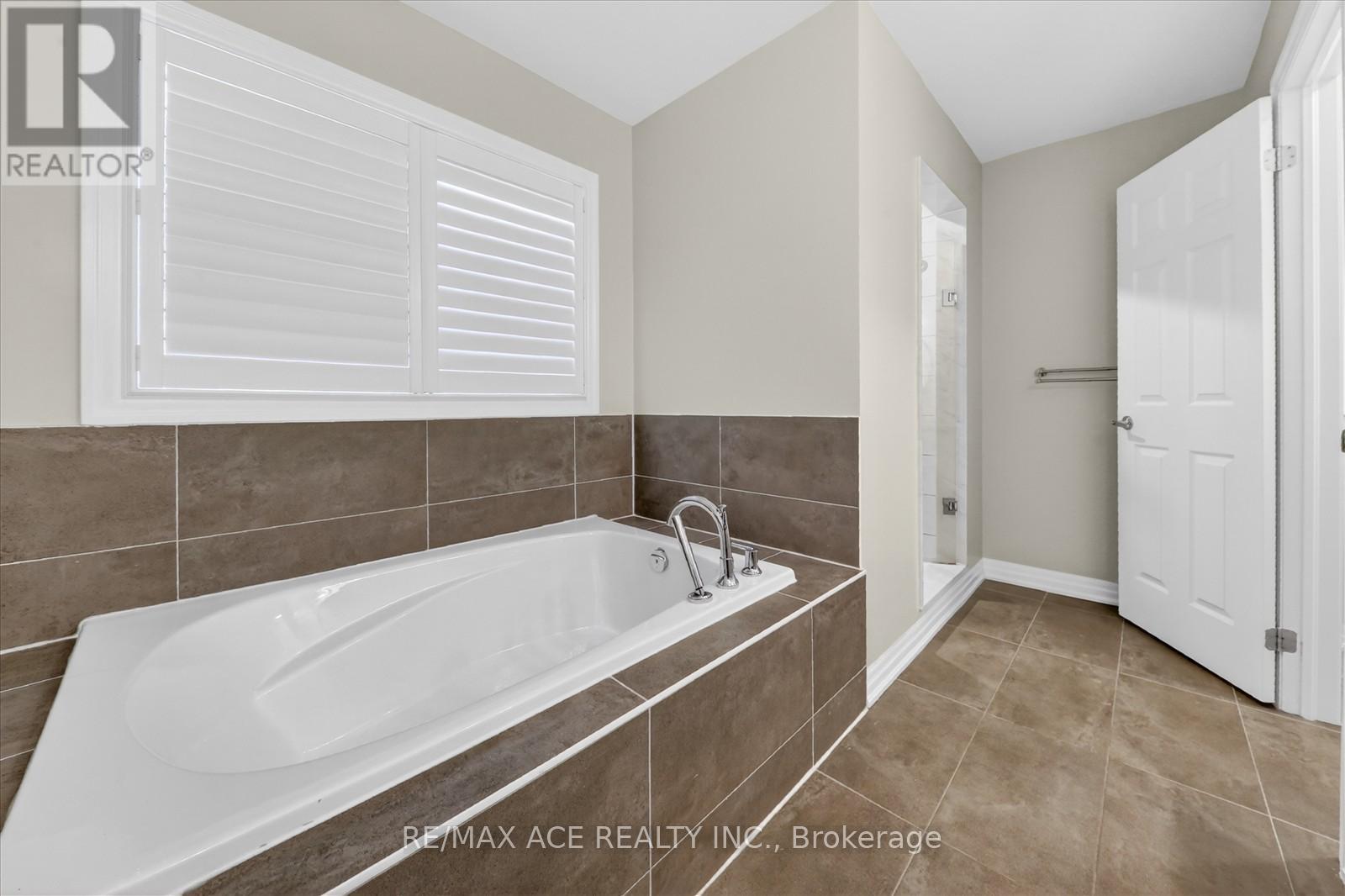 218 Flood Avenue, Clarington (Newcastle), Ontario  L1B 0W6 - Photo 23 - E13019054