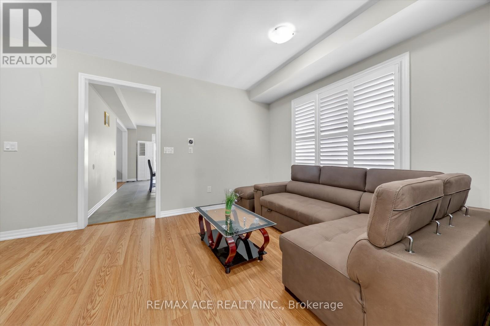 218 Flood Avenue, Clarington (Newcastle), Ontario  L1B 0W6 - Photo 6 - E13019054