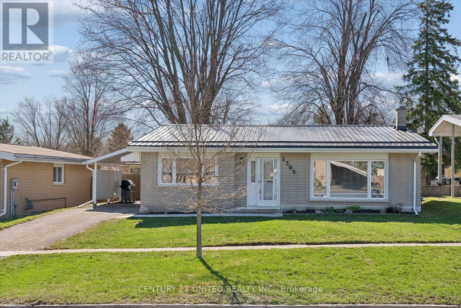 1309 Royal Drive, Peterborough (Northcrest Ward 5), Ontario  K9H 6R6 - Photo 3 - X13019466