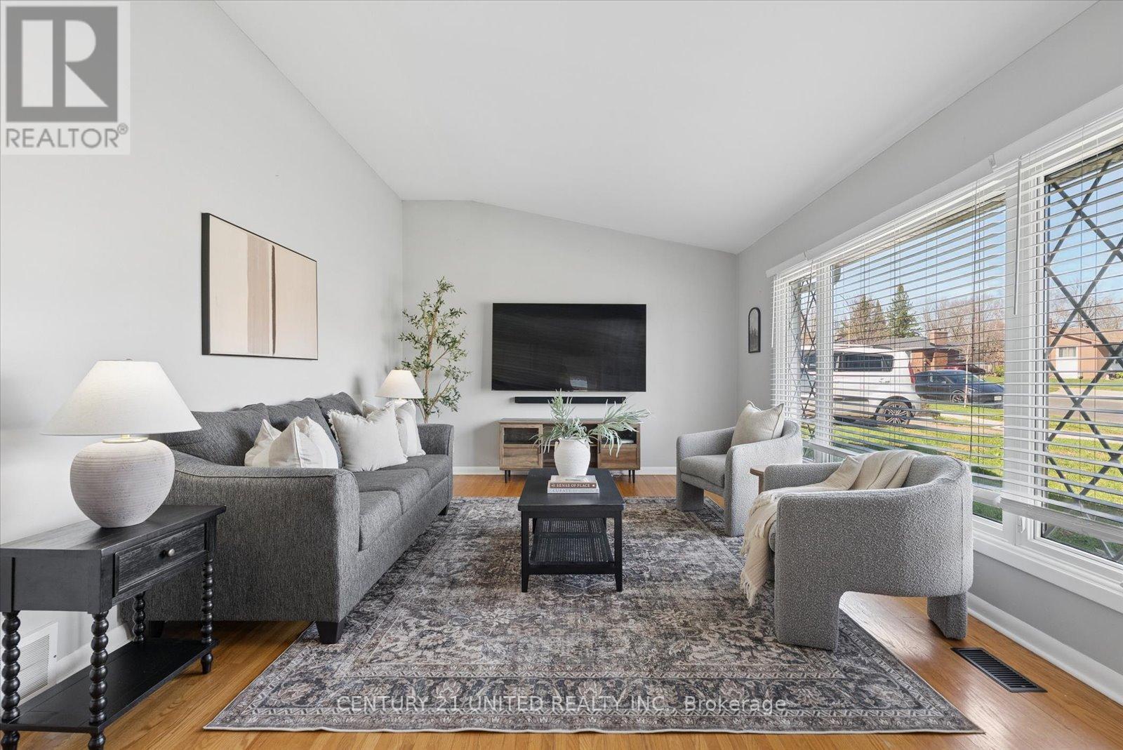 1309 Royal Drive, Peterborough (Northcrest Ward 5), Ontario  K9H 6R6 - Photo 5 - X13019466