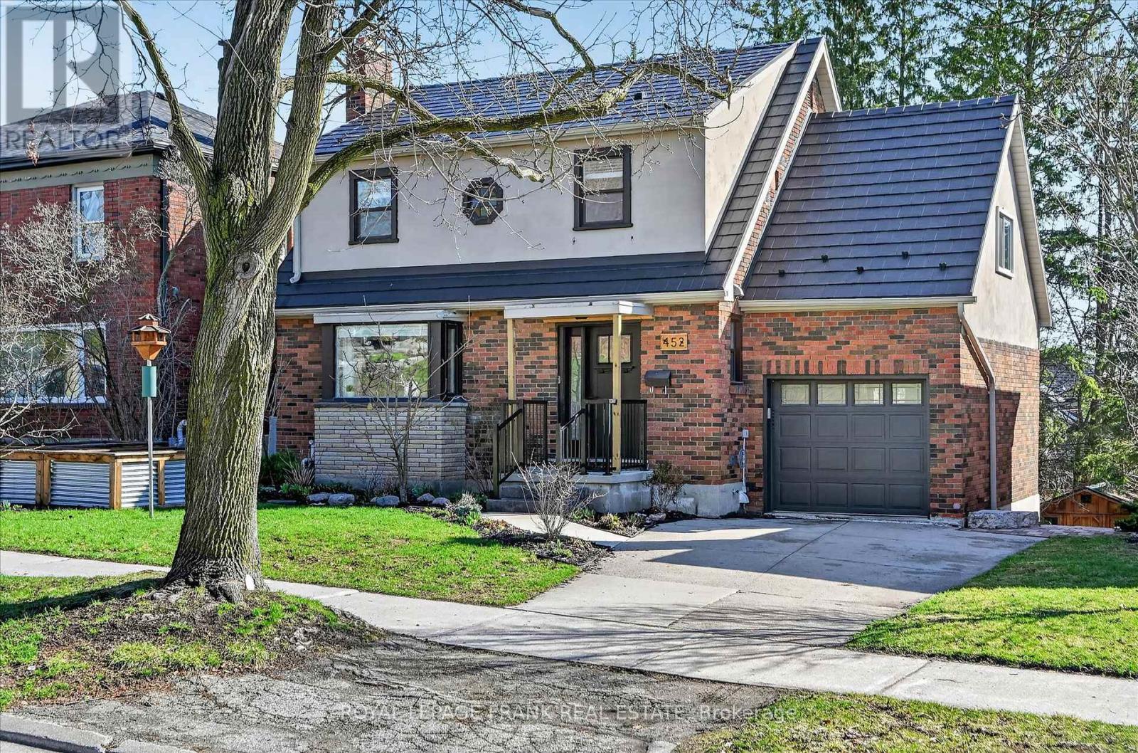 452 Gordon Avenue, Peterborough (Town Ward 3), Ontario  K9J 6G5 - Photo 2 - X13019524