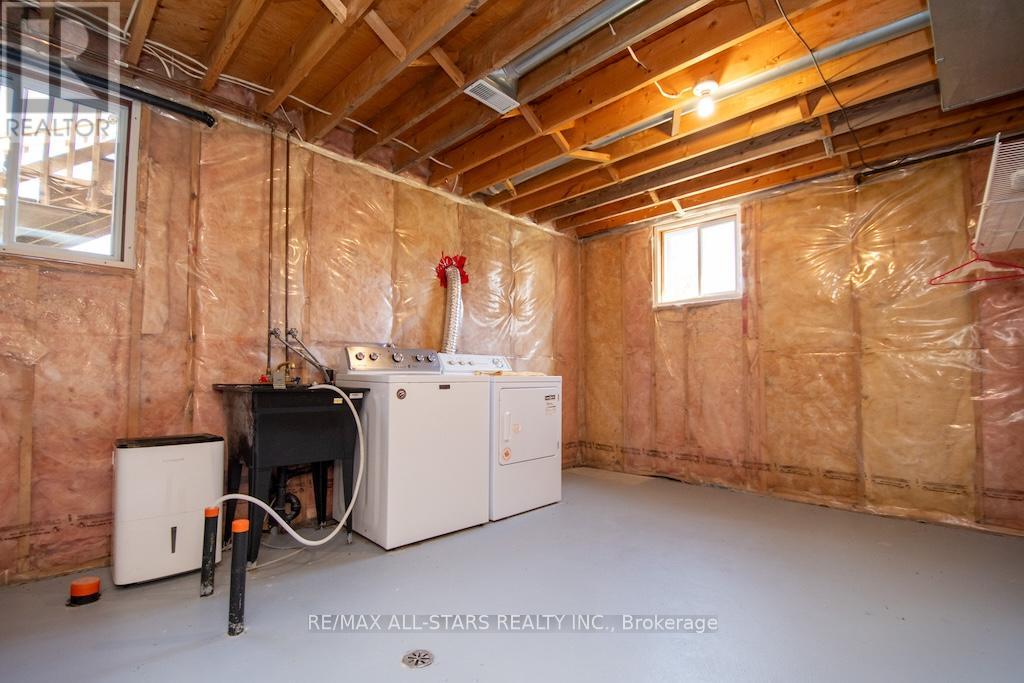 10 O'connell Court, Kawartha Lakes (Lindsay), Ontario  K9V 5Y1 - Photo 35 - X13019892