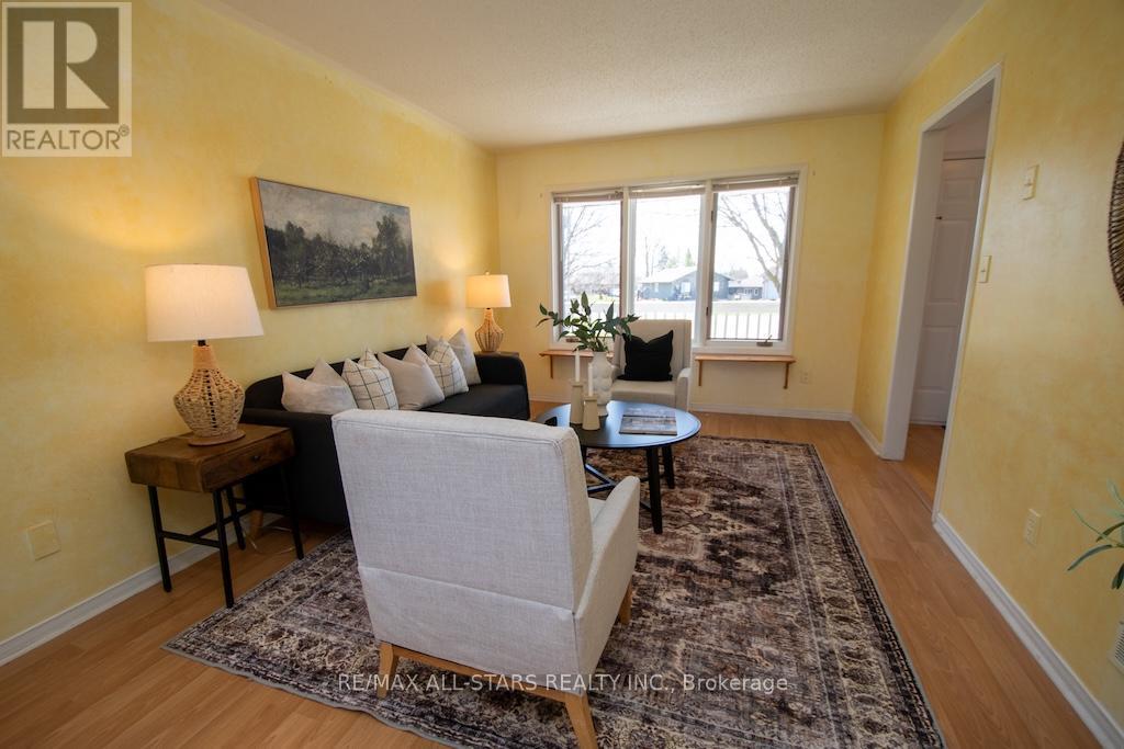 10 O'connell Court, Kawartha Lakes (Lindsay), Ontario  K9V 5Y1 - Photo 7 - X13019892