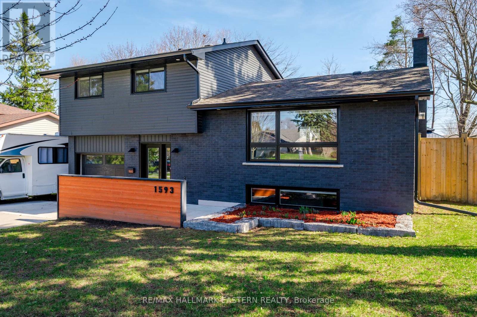 1593 Westbrook Drive, Peterborough (Monaghan Ward 2), Ontario  K9J 6R6 - Photo 3 - X13020488