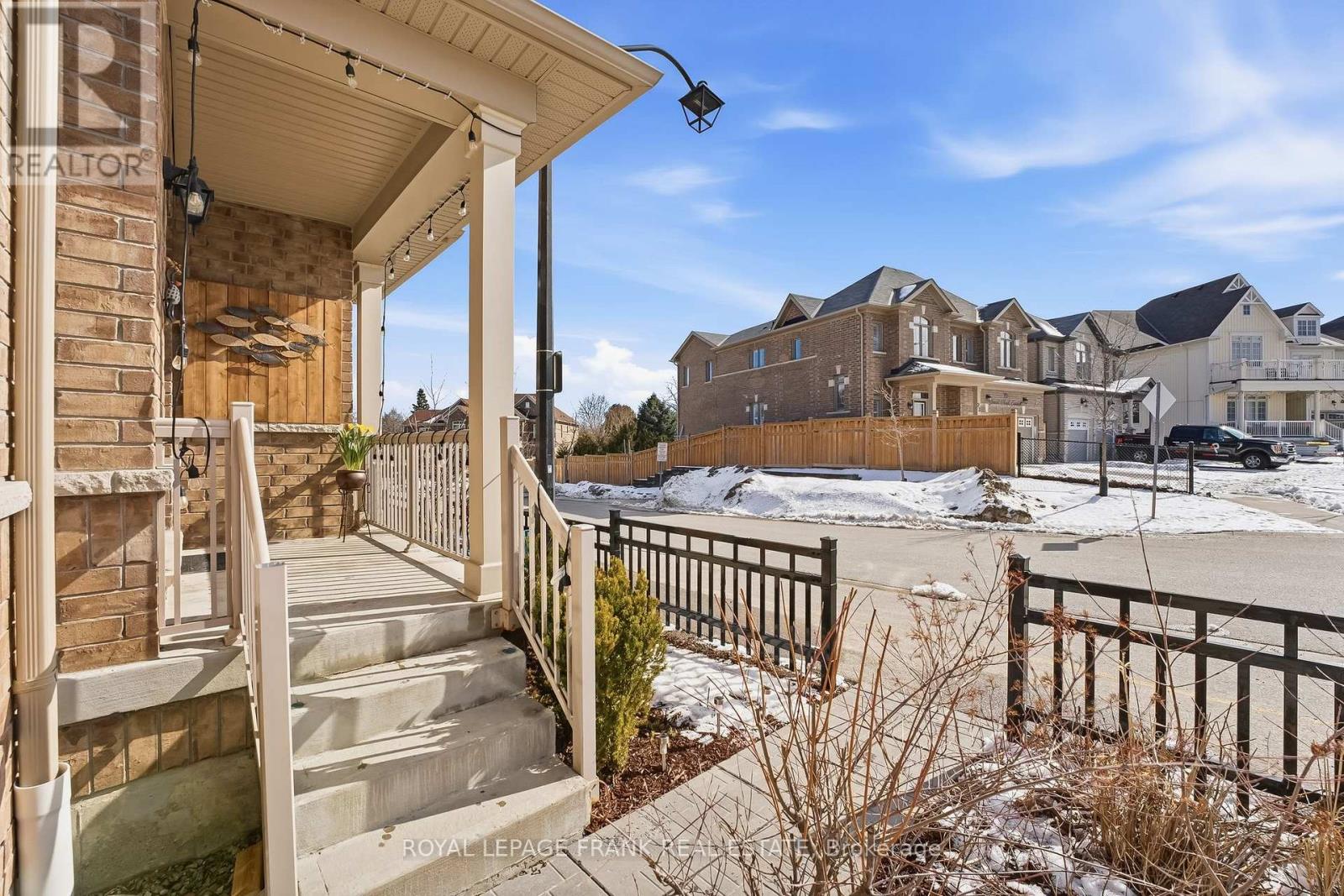 6 Aldridge Lane, Clarington (Newcastle), Ontario  L1B 1G9 - Photo 4 - E13021550