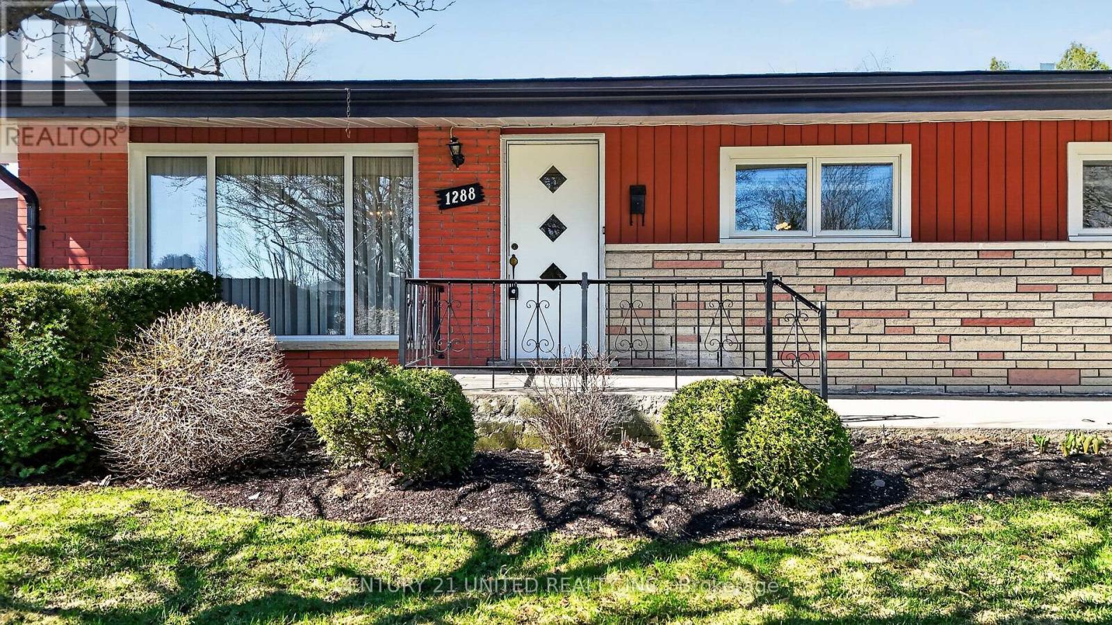 1288 Algonquin Boulevard, Peterborough (Northcrest Ward 5), Ontario  K9H 6N5 - Photo 4 - X13021810