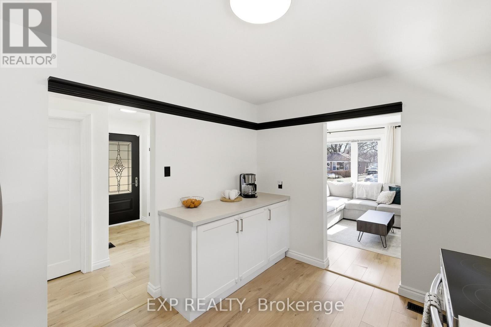 198 Shelbourne Street, Peterborough (Northcrest Ward 5), Ontario  K9H 5K4 - Photo 12 - X13022116