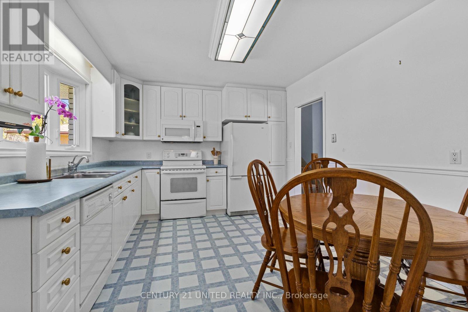 805 Highland Court, Peterborough (Northcrest Ward 5), Ontario  K9H 5K1 - Photo 14 - X13026006