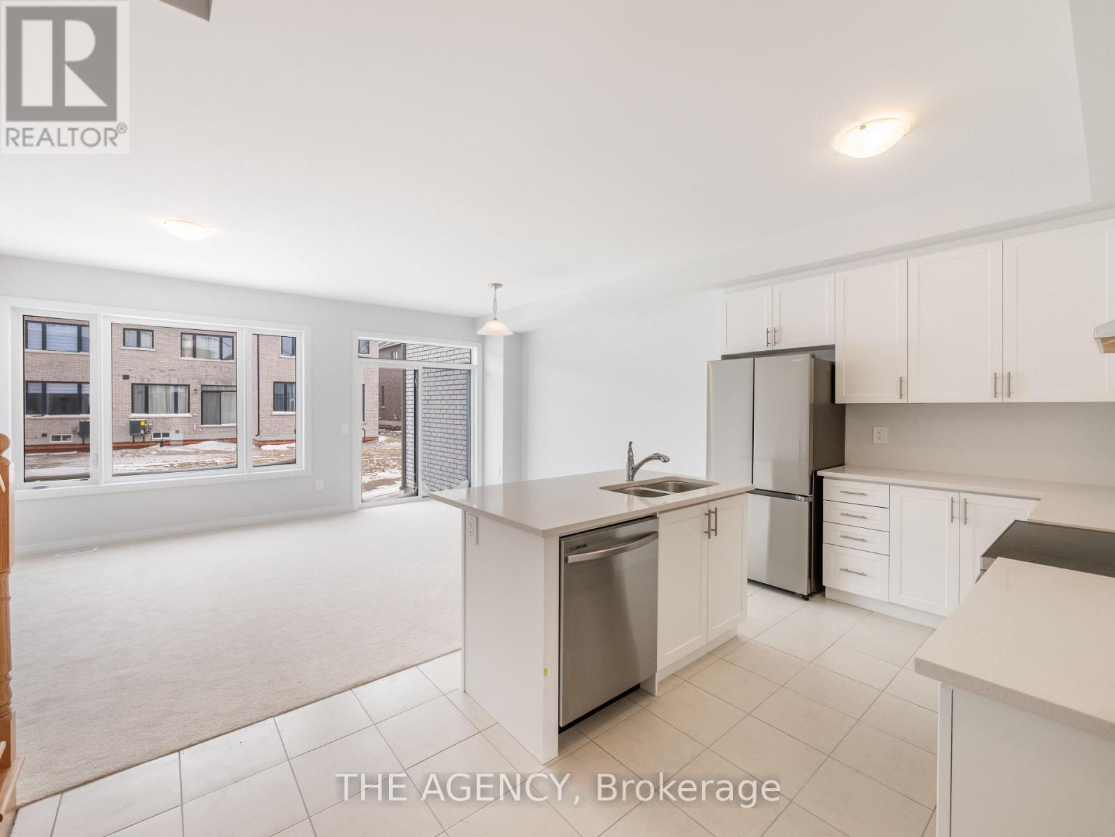 22 Keenan Street, Kawartha Lakes (Lindsay), Ontario  K9V 0R4 - Photo 5 - X13028006