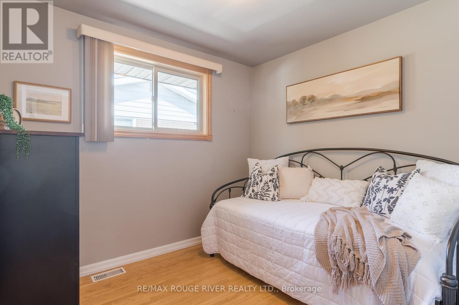 712 Otonabee Drive, Peterborough (Ashburnham Ward 4), Ontario  K9J 7P9 - Photo 22 - X13028348